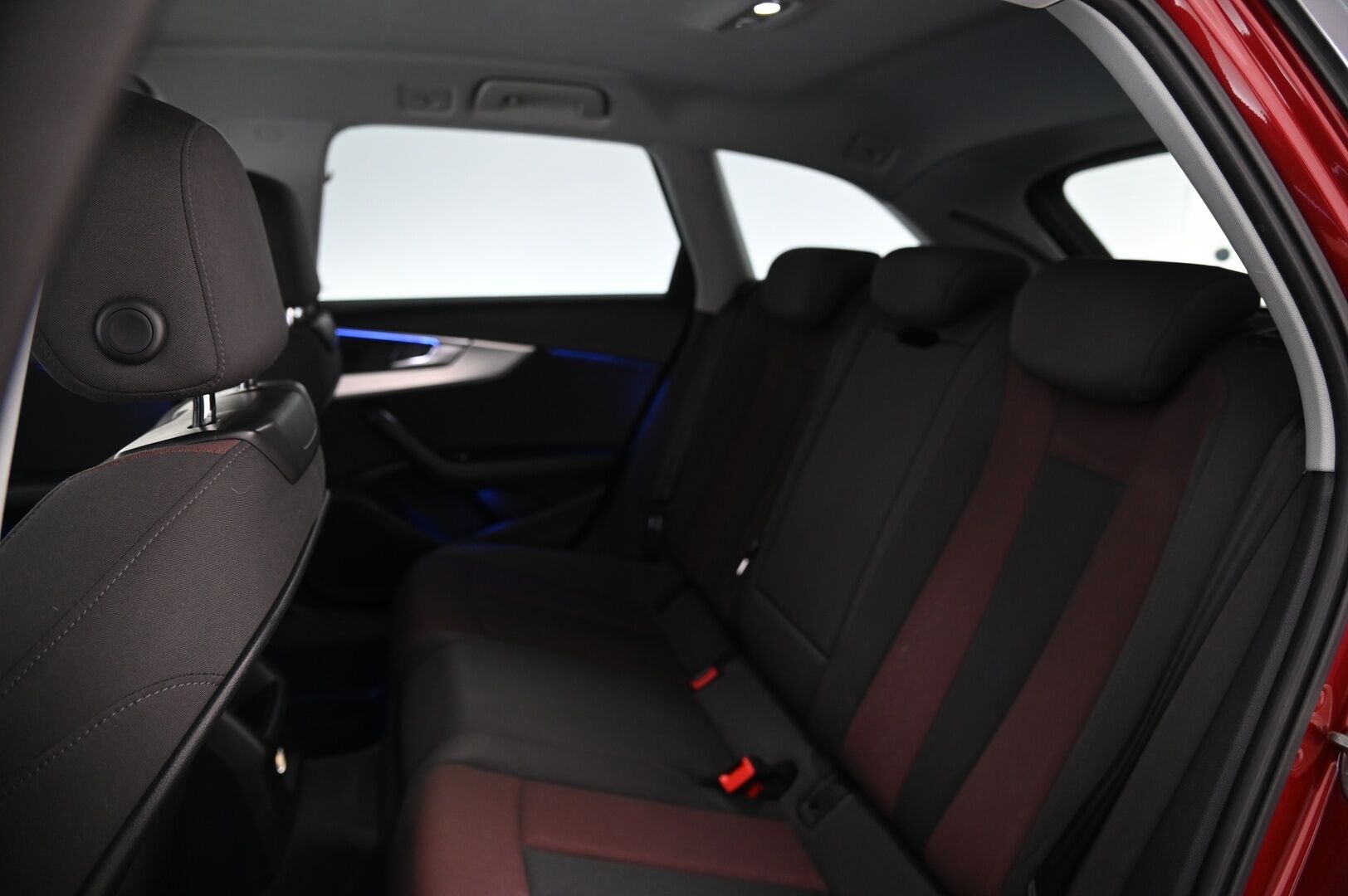 Audi A4 2016 Avant Land of quattro Sport Edition 2,0 TFSI 185 kW quattro S tronic *Vetokoukku / Tutkat / Vakkari* - *Suomi-auto / Näyttävä*