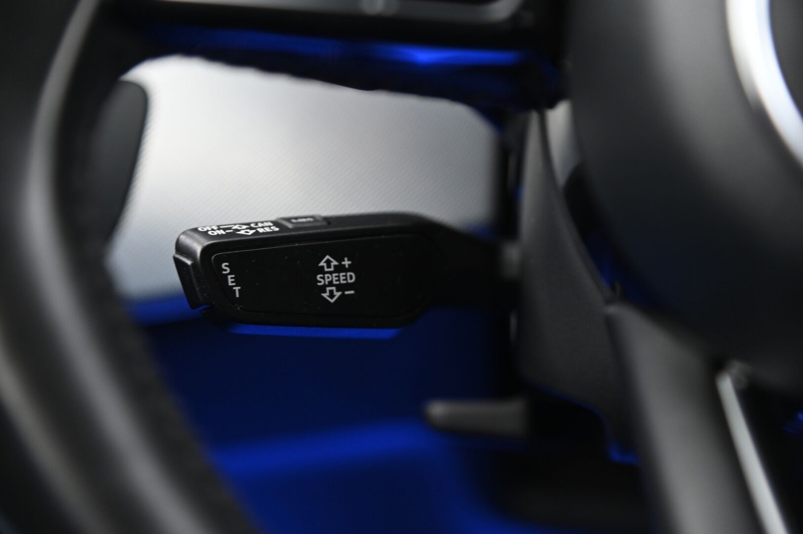 Audi A4 2016 Avant Land of quattro Sport Edition 2,0 TFSI 185 kW quattro S tronic *Vetokoukku / Tutkat / Vakkari* - *Suomi-auto / Näyttävä*