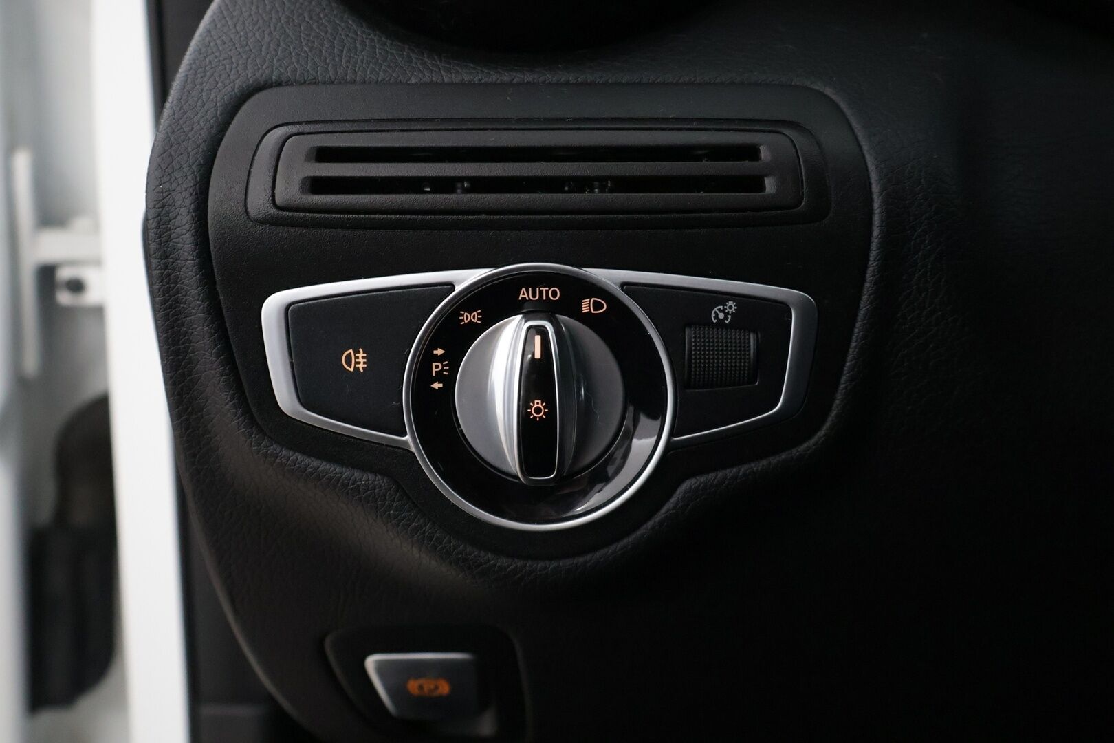 Mercedes-Benz C 2016 200 d A Premium Business *Webasto / Panoraama / Tutkat / LED / IHC+ / Vakkari * - * 2x renkaat aluvanteilla / Juuri huollettu*