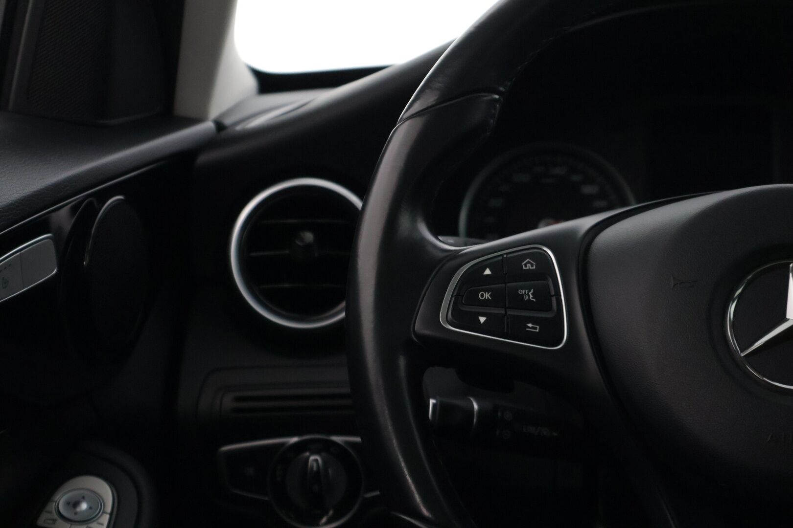 Mercedes-Benz C 2016 200 d A Premium Business *Webasto / Panoraama / Tutkat / LED / IHC+ / Vakkari * - * 2x renkaat aluvanteilla / Juuri huollettu*