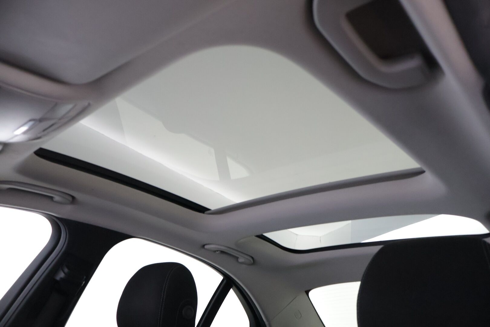 Mercedes-Benz C 2016 200 d A Premium Business *Webasto / Panoraama / Tutkat / LED / IHC+ / Vakkari * - * 2x renkaat aluvanteilla / Juuri huollettu* - HULLUT AVAJAISHULINAT KORKOTARJOUS 3,29 %