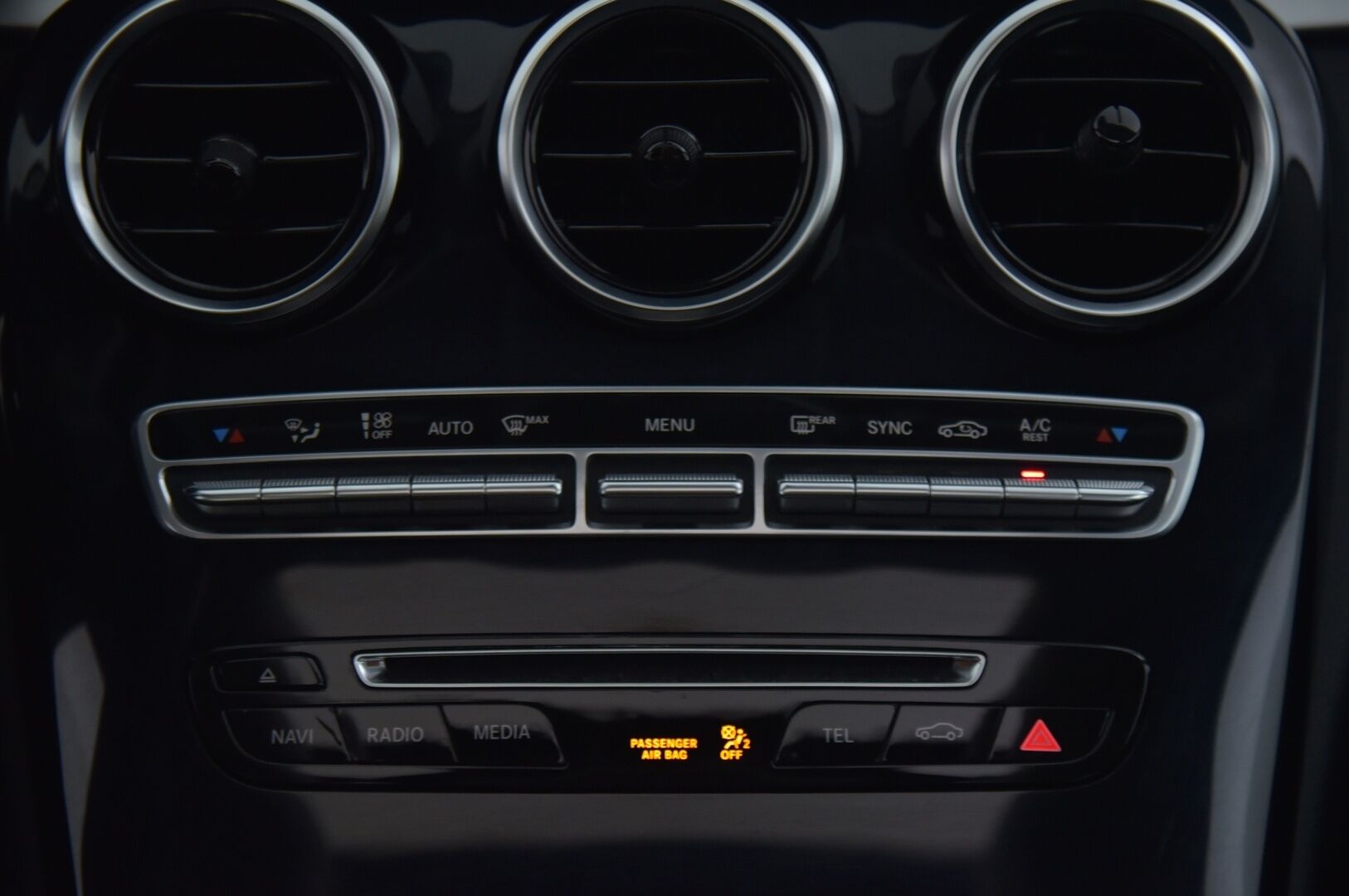 Mercedes-Benz C 2016 200 d A Premium Business *Webasto / Panoraama / Tutkat / LED / IHC+ / Vakkari * - * Mukaan kahdet ok kuntoiset renkaat alumiinivanteilla * - HULLUT JOULUT KORKOTARJOUS 2,49% 