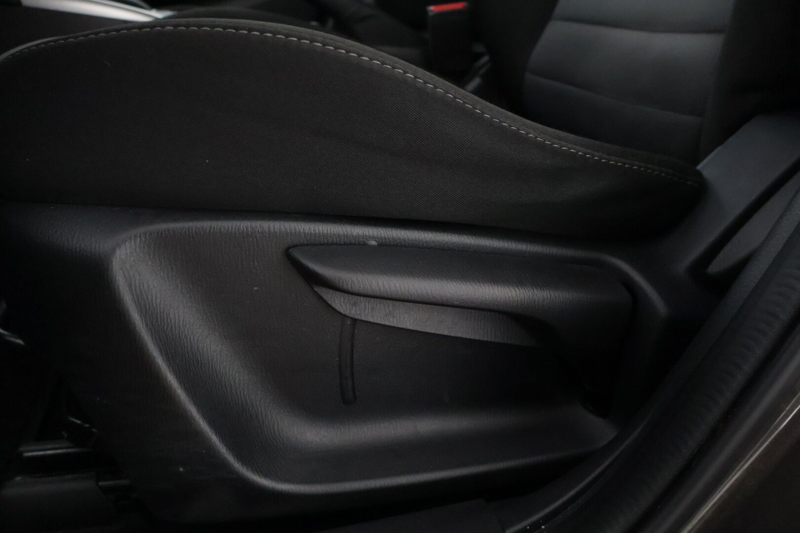 Mazda CX-3 2017 2,0 (120) SKYACTIV-G Optimum 6AT EC2O * Vetokoukku / Navi / Vakkari / Tutkat * - Juuri huollettu / Juuri katsastettu / 2x Renkaat