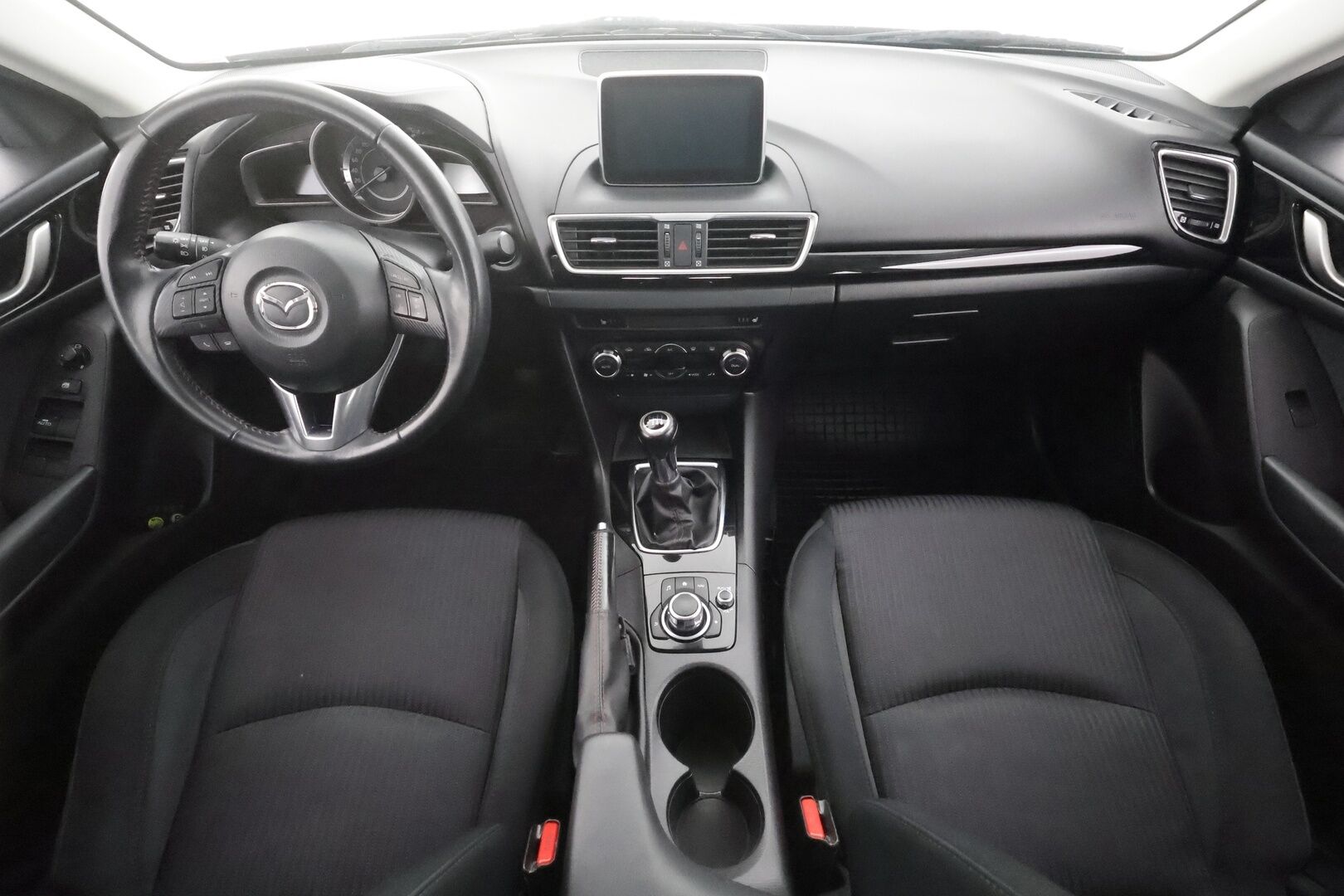 Mazda Mazda3 2016 Sedan 2,0 (120) SKYACTIV-G Premium 6MT 4ov CO3 - | Vakionopeudensäädin | Navi | Aut. ilmastointi | BT audio | Lohko | Penkinlämmittimet | Smart City Brake Support | 2x renkaat aluin | 