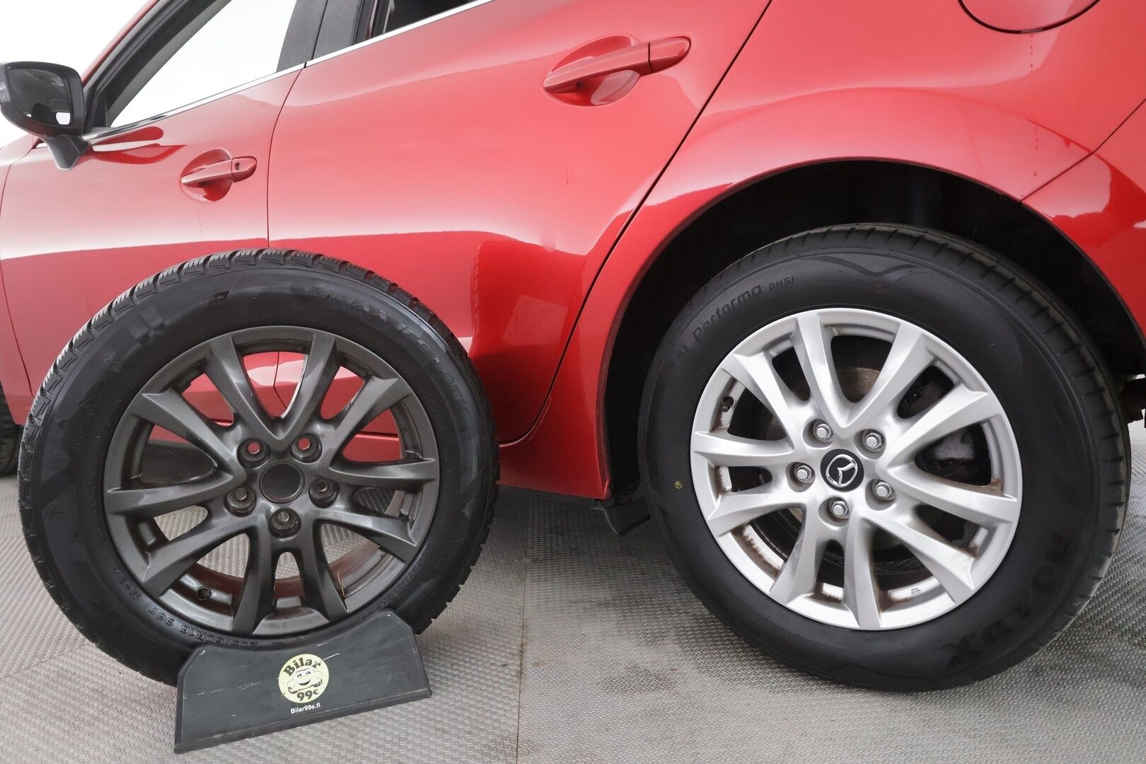 Mazda Mazda3 2016 Sedan 2,0 (120) SKYACTIV-G Premium 6MT 4ov CO3 - | Vakionopeudensäädin | Navi | Aut. ilmastointi | BT audio | Lohko | Penkinlämmittimet | Smart City Brake Support | 2x renkaat aluin | 