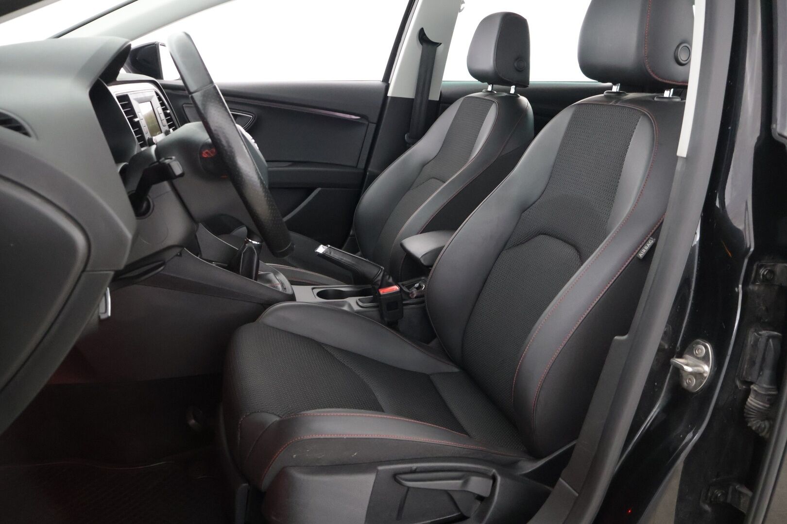 Seat Leon ST 2016 1,4 FR TSI 150 *Lohko / Tutkat / Bluetooth / FR* - Kahdet renkaat / Hyvät huollot! 