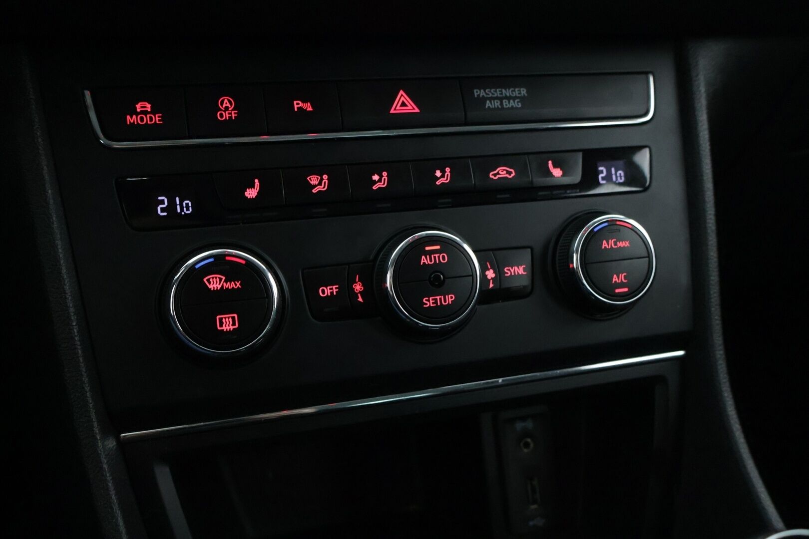 Seat Leon ST 2016 1,4 FR TSI 150 *Lohko / Tutkat / Bluetooth / FR* - Kahdet renkaat / Hyvät huollot! - HULLUT JOULUT KORKOTARJOUS 2,49% 