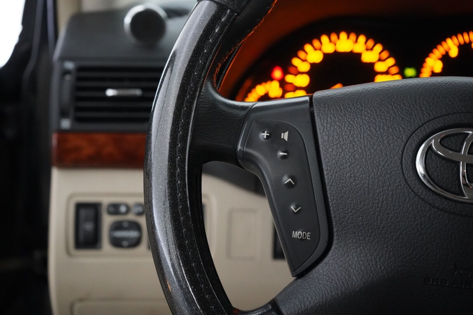 Toyota Avensis 2004 2.4 VVT-i Linea Sol Elegant Wagon aut *YritysOutlet - Myydään vain yrityksille* - Kahdet renkaat / Hyvät huollot / Ketju vaihdettu 2024 / Nahka sisusta