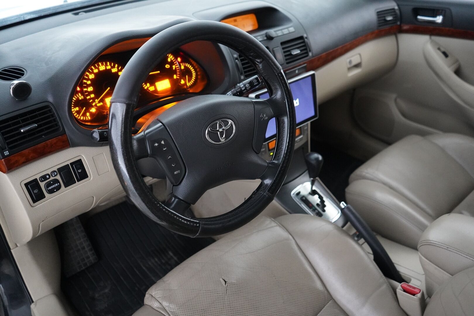 Toyota Avensis 2004 2.4 VVT-i Linea Sol Elegant Wagon aut *YritysOutlet - Myydään vain yrityksille* - Kahdet renkaat / Hyvät huollot / Ketju vaihdettu 2024 / Nahka sisusta