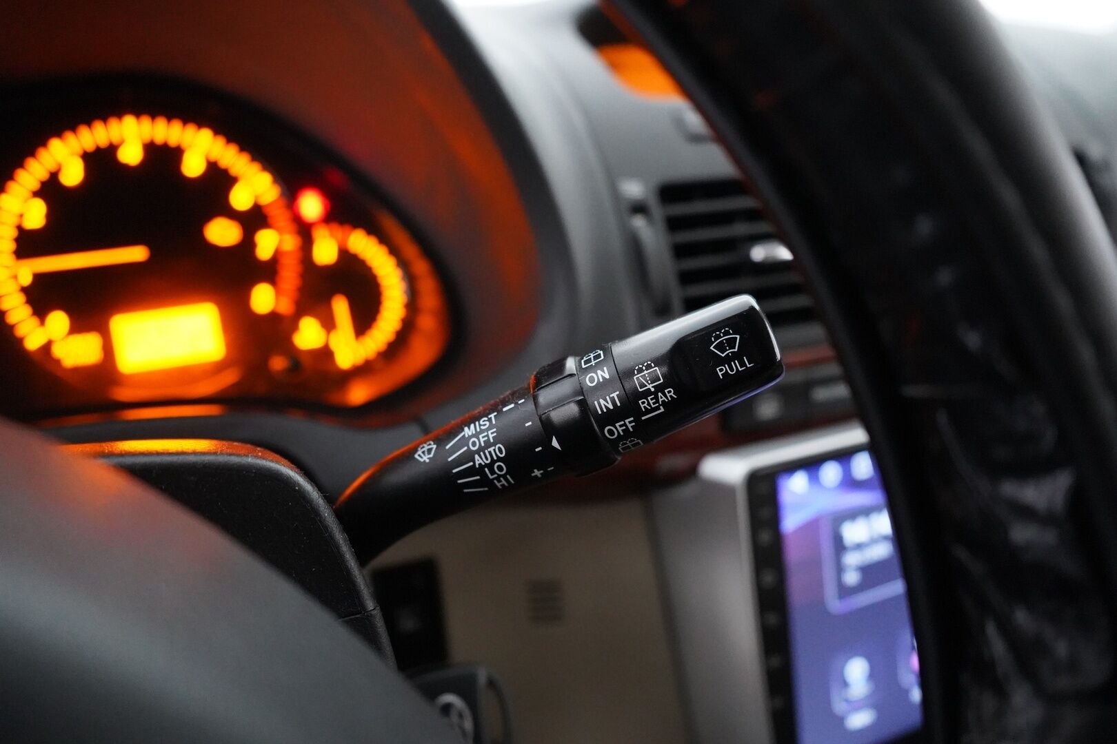 Toyota Avensis 2004 2.4 VVT-i Linea Sol Elegant Wagon aut *YritysOutlet - Myydään vain yrityksille* - Kahdet renkaat / Hyvät huollot / Ketju vaihdettu 2024 / Nahka sisusta