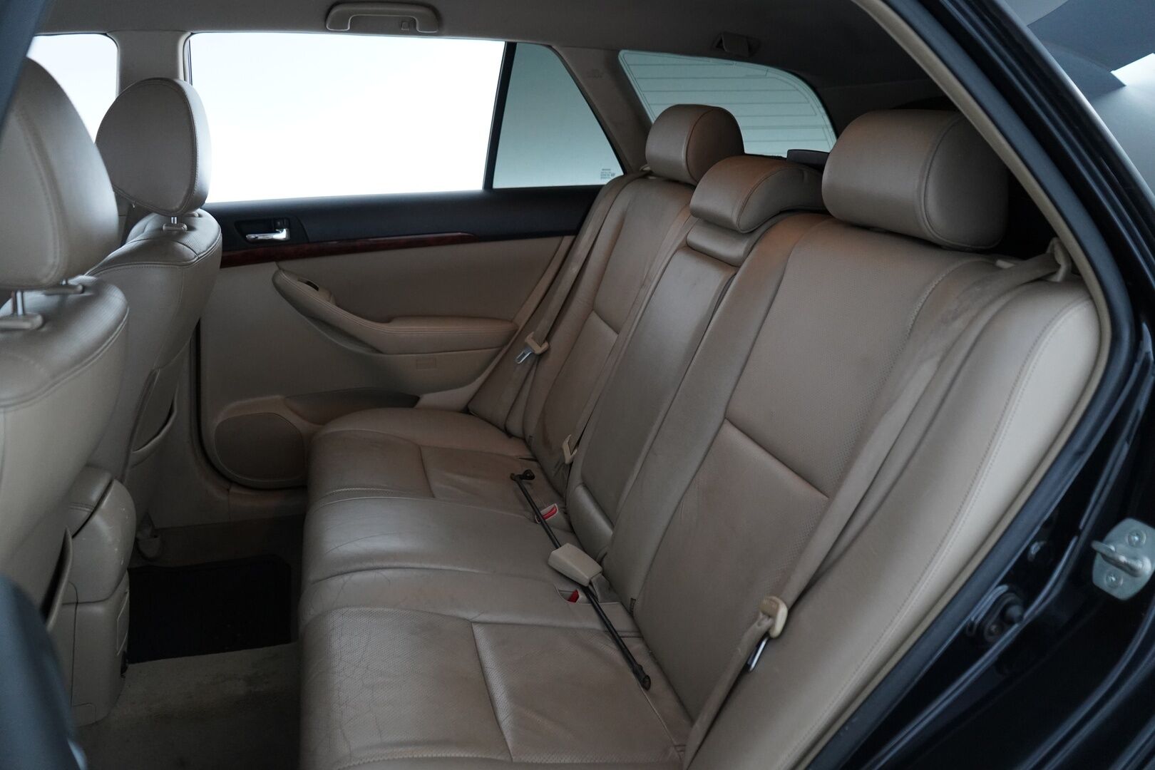 Toyota Avensis 2004 2.4 VVT-i Linea Sol Elegant Wagon aut *YritysOutlet - Myydään vain yrityksille* - Kahdet renkaat / Hyvät huollot / Ketju vaihdettu 2024 / Nahka sisusta