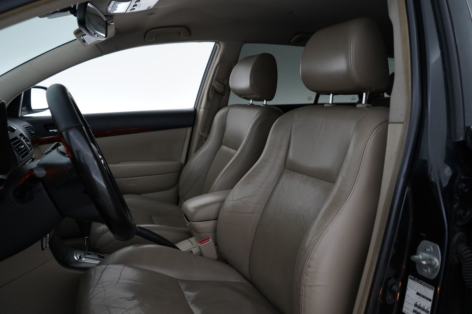 Toyota Avensis 2004 2.4 VVT-i Linea Sol Elegant Wagon aut *YritysOutlet - Myydään vain yrityksille* - Kahdet renkaat / Hyvät huollot / Ketju vaihdettu 2024 / Nahka sisusta