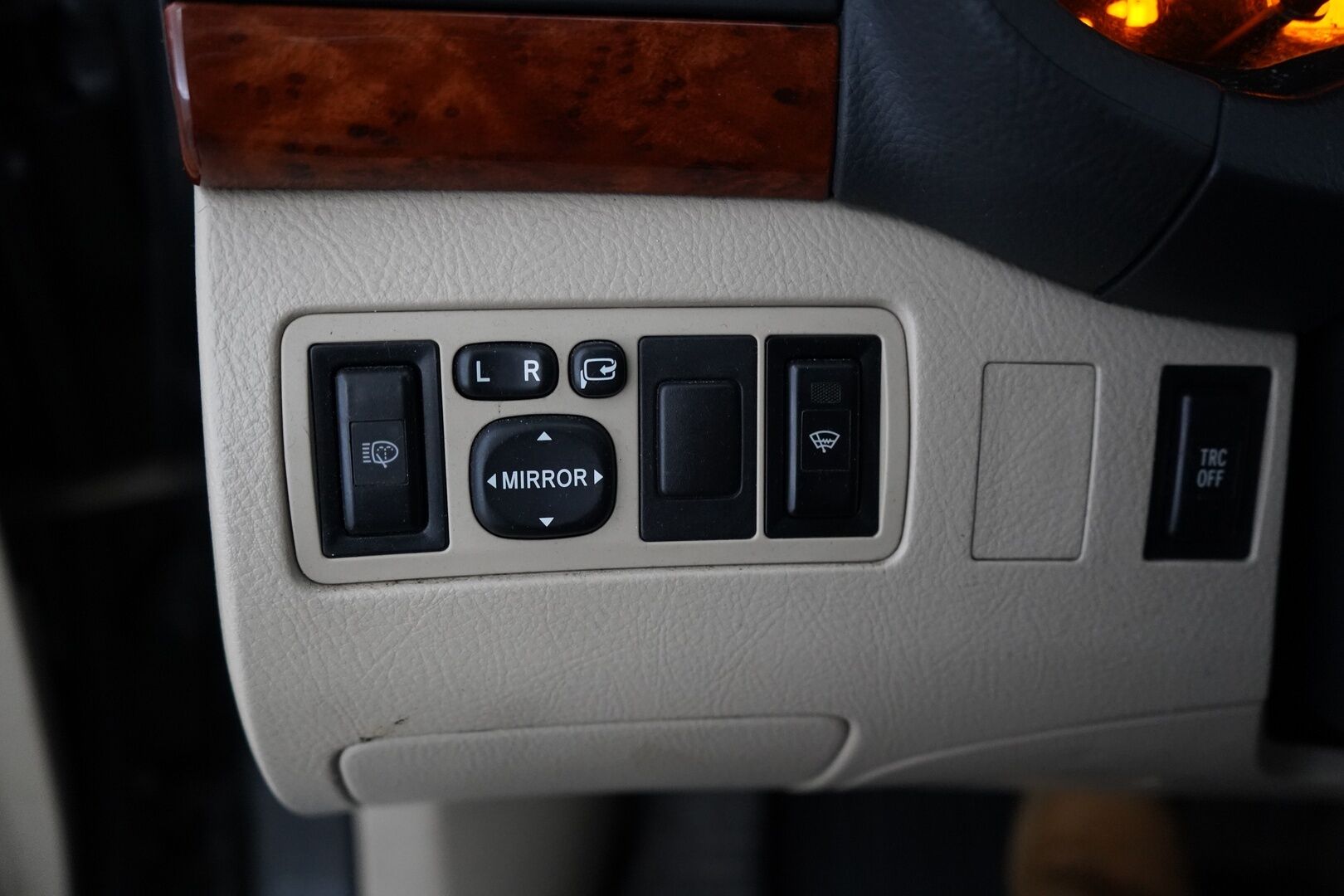 Toyota Avensis 2004 2.4 VVT-i Linea Sol Elegant Wagon aut *YritysOutlet - Myydään vain yrityksille* - Kahdet renkaat / Hyvät huollot / Ketju vaihdettu 2024 / Nahka sisusta