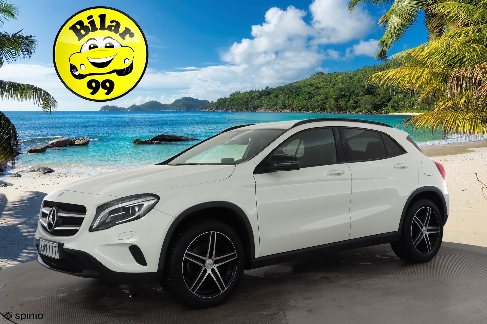 Mercedes-Benz GLA 2016 200 A Urban Off-Roader * Peruutuskamera / Bi-Xenon / Puolinahkasisusta / Bluetooth / Vakkari - Suomi-auto / Kahdet renkaat aluvanteilla / Night / Juuri tullut Tampereelle!