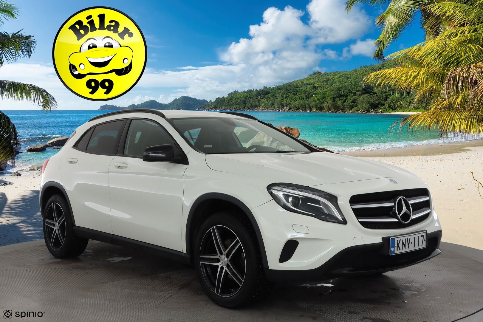 Mercedes-Benz GLA 2016 200 A Urban Off-Roader * Peruutuskamera / Bi-Xenon / Puolinahkasisusta / Bluetooth / Vakkari - Suomi-auto / Kahdet renkaat aluvanteilla / Night / Juuri tullut Tampereelle!