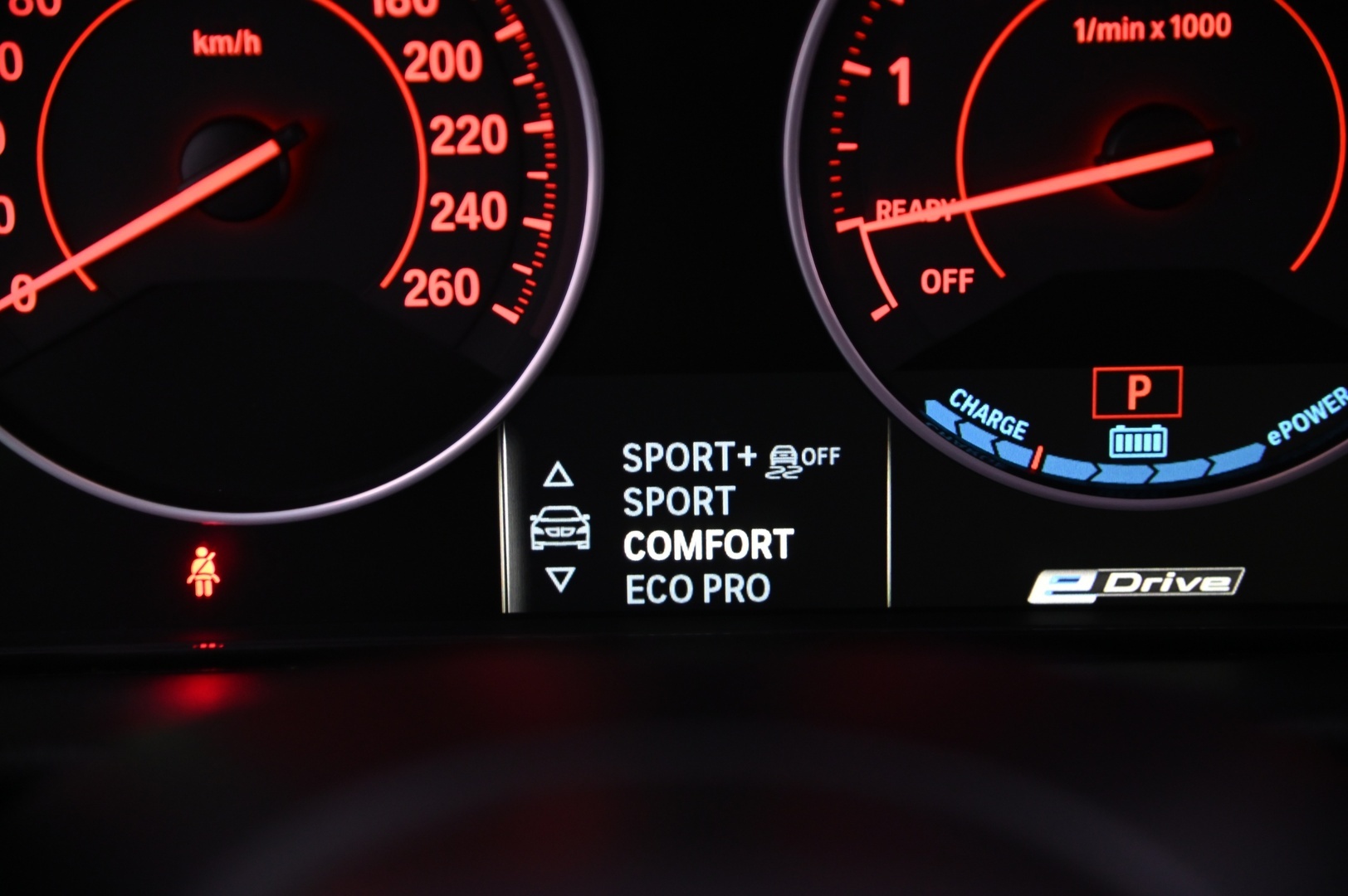 BMW 330 2016 F30 Sedan 330e A Business M-Sport*Hifit / Shadowline / Sporttipenkit* - *Estoril Blue / 2x renkaat & vanteet* - Osta nyt, maksa vasta ensi vuonna