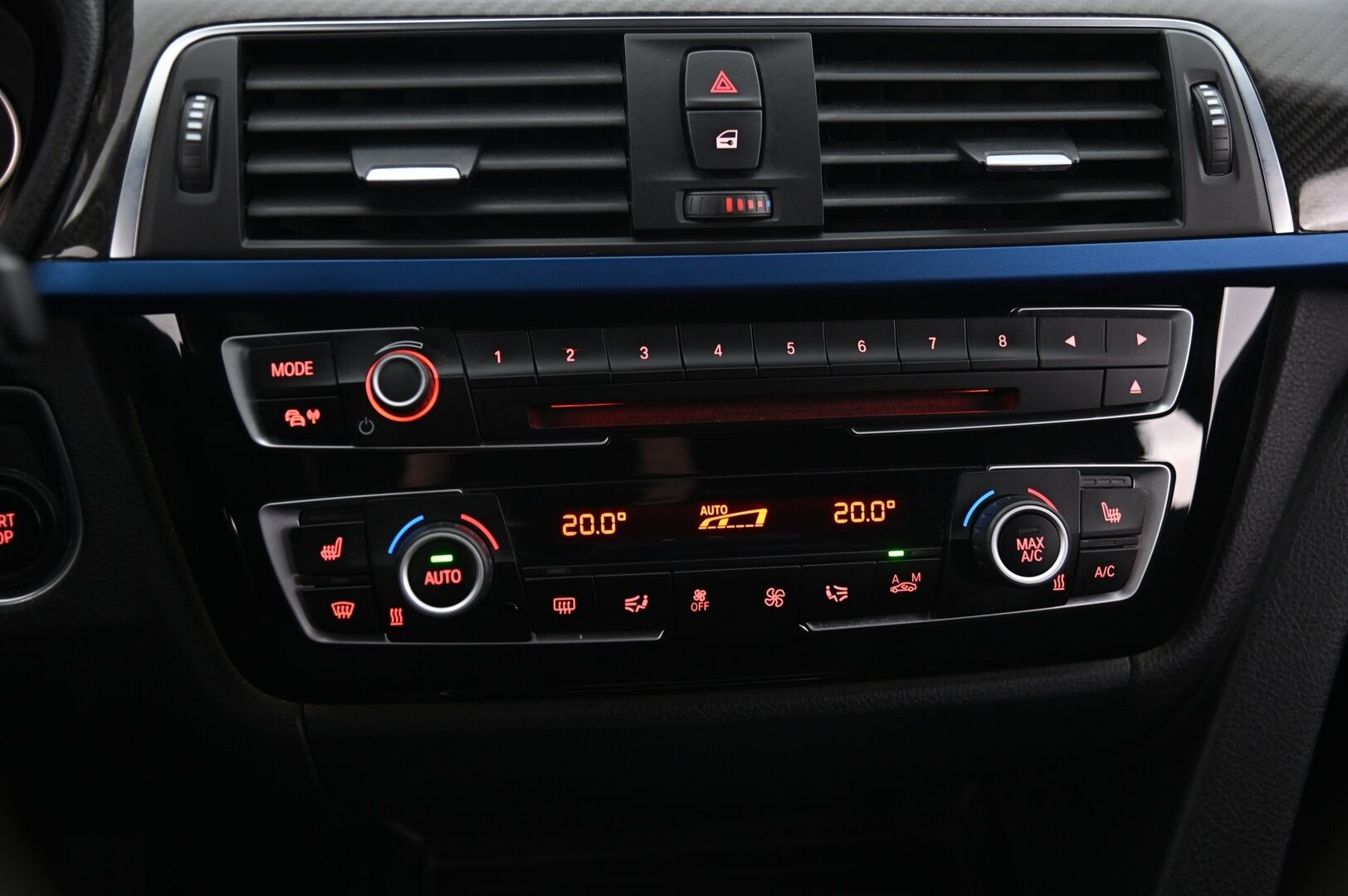 BMW 330 2016 F30 Sedan 330e A Business M-Sport*Hifit / Shadowline / Sporttipenkit* - *Estoril Blue / 2x renkaat & vanteet* - Osta nyt, maksa vasta ensi vuonna