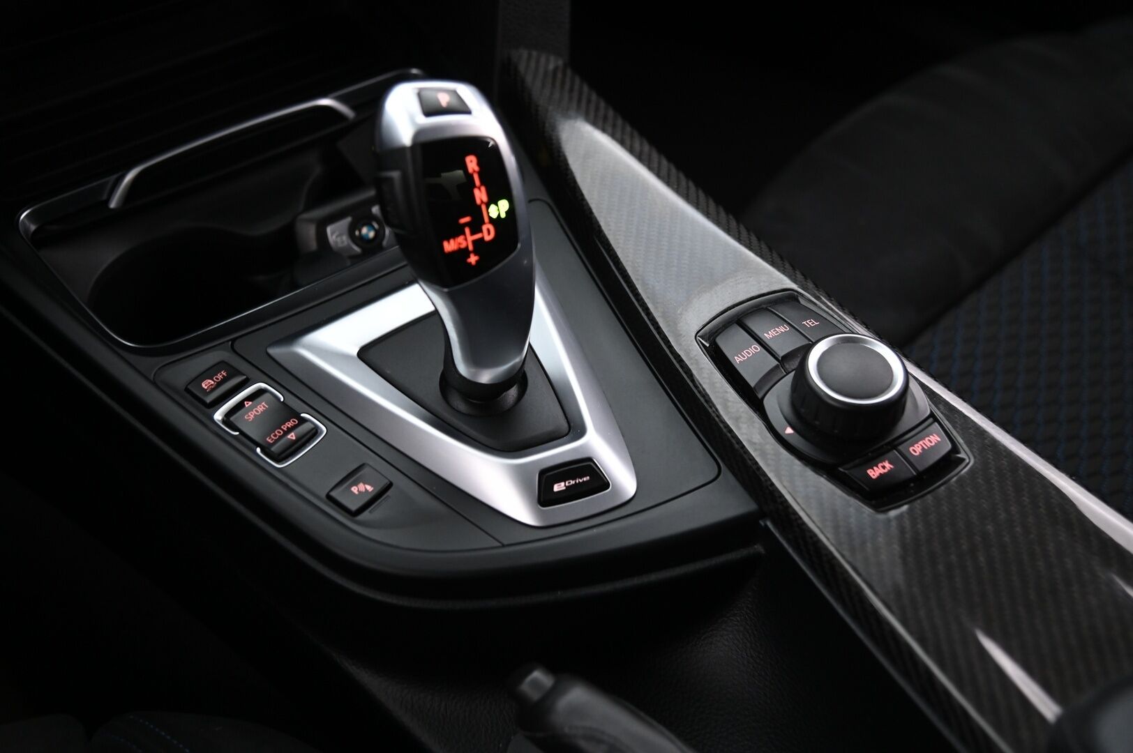 BMW 330 2016 F30 Sedan 330e A Business M-Sport*Hifit / Shadowline / Sporttipenkit* - *Estoril Blue / 2x renkaat & vanteet* - Osta nyt, maksa vasta ensi vuonna