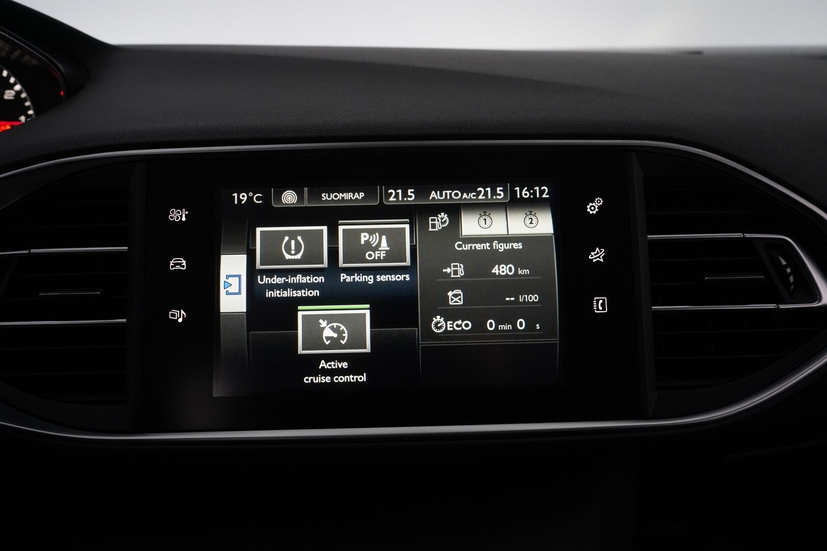 Peugeot 308 2016 SW Allure Edition PureTech 130 *Led-valot / Tutkat / Vakionopeudensäädin / Jakopää tehty / Kahdet renkaat* - Suomi-auto / Jakopää tehty 09/2025 / Kahdet hyvät renkaat