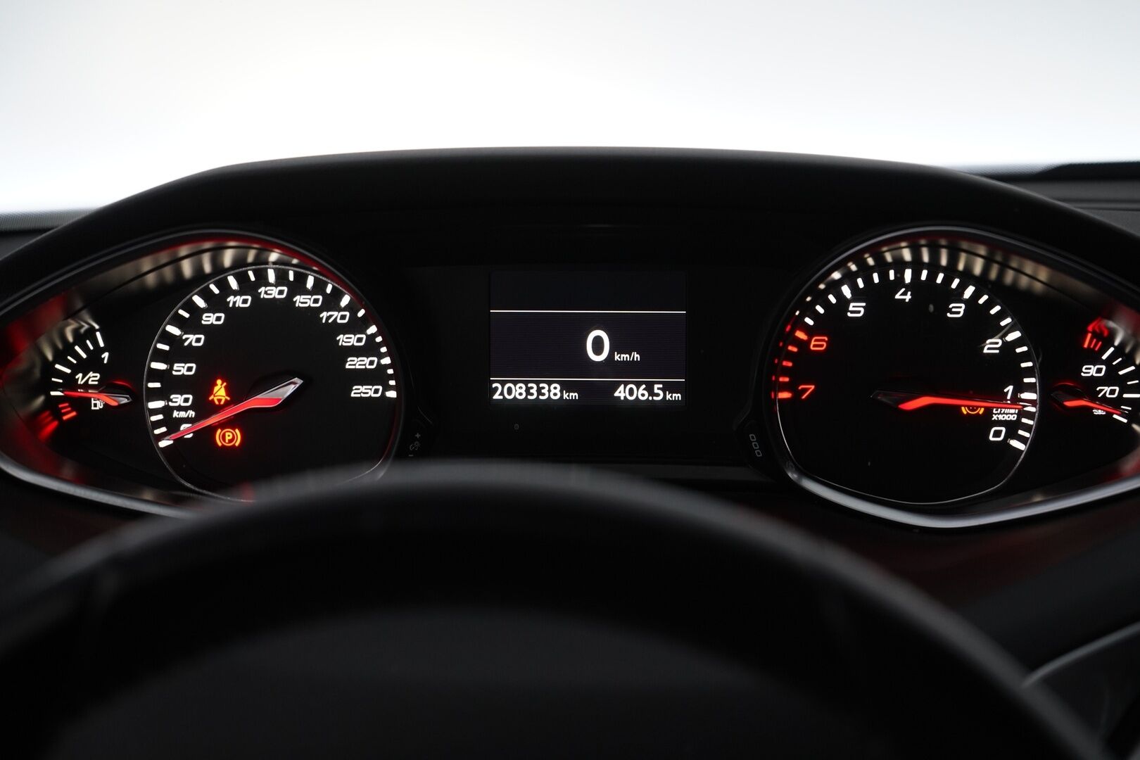 Peugeot 308 2016 SW Allure Edition PureTech 130 *Myydään huutokaupat.com sivustolla* - Suomi-auto / Jakopää tehty 09/2025 / Kahdet hyvät renkaat 