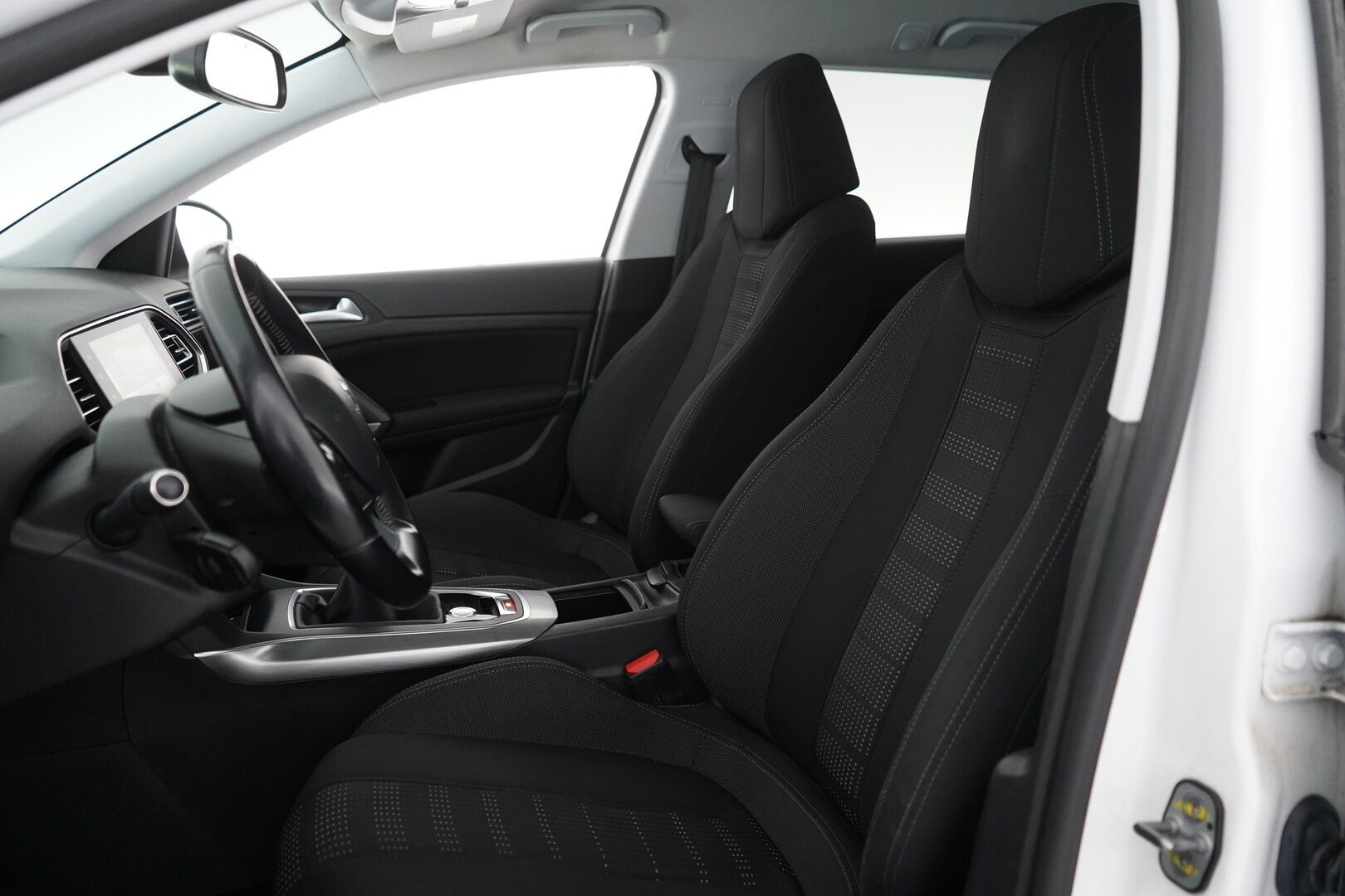 Peugeot 308 2016 SW Allure Edition PureTech 130 *Led-valot / Tutkat / Vakionopeudensäädin / Jakopää tehty / Kahdet renkaat* - Suomi-auto / Jakopää tehty 09/2025 / Kahdet hyvät renkaat