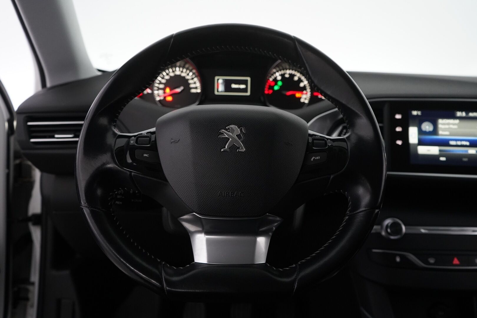 Peugeot 308 2016 SW Allure Edition PureTech 130 *Led-valot / Tutkat / Vakionopeudensäädin / Jakopää tehty / Kahdet renkaat* - Suomi-auto / Jakopää tehty 09/2025 / Kahdet hyvät renkaat