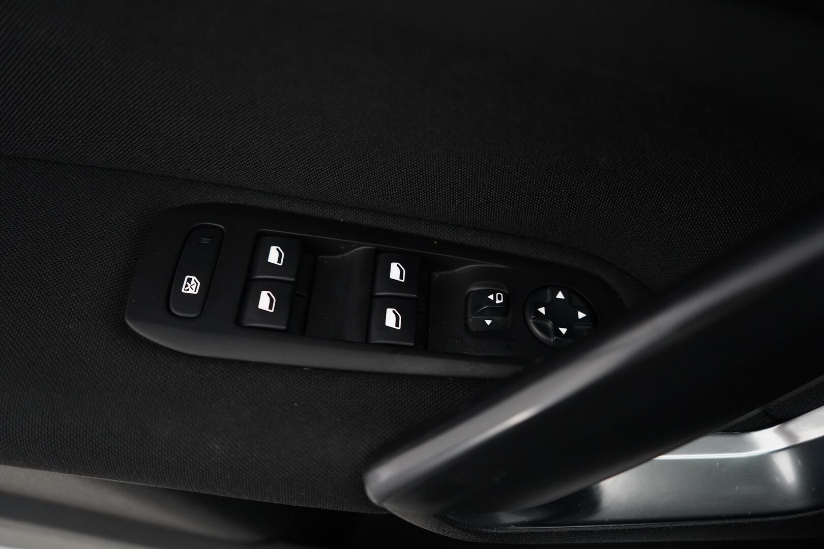 Peugeot 308 2016 SW Allure Edition PureTech 130 *Led-valot / Tutkat / Vakionopeudensäädin / Jakopää tehty / Kahdet renkaat* - Suomi-auto / Jakopää tehty 09/2025 / Kahdet hyvät renkaat