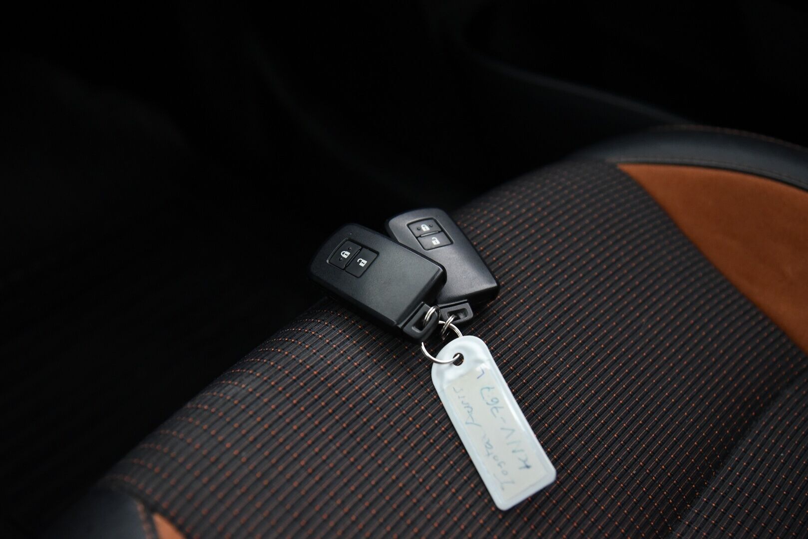 Toyota Auris 2016 Touring Sports 1,8 Hybrid Premium / Vakkari / P.kamera / Lohkolämmitin / NAVI - 2x Toyota vanteet hyvillä renkailla / Merkkihuollettu !