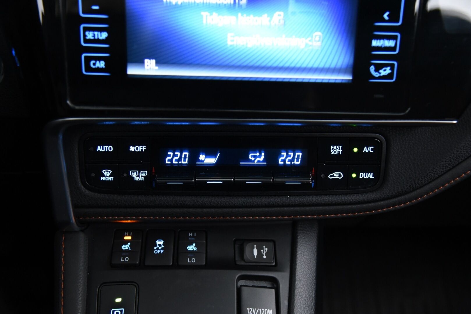 Toyota Auris 2016 Touring Sports 1,8 Hybrid Premium / Vakkari / P.kamera / Lohkolämmitin / NAVI - 2x Toyota vanteet hyvillä renkailla / Merkkihuollettu !