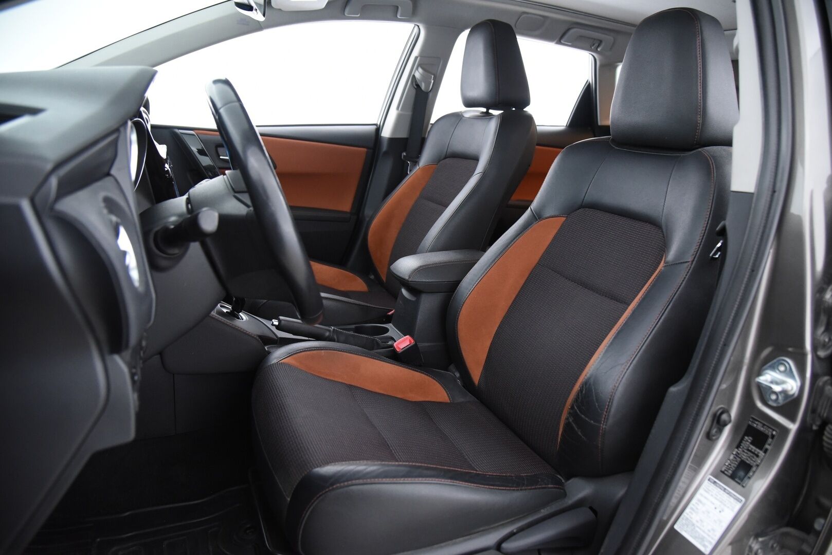 Toyota Auris 2016 Touring Sports 1,8 Hybrid Premium / Vakkari / P.kamera / Lohkolämmitin / NAVI - 2x Toyota vanteet hyvillä renkailla / Merkkihuollettu !