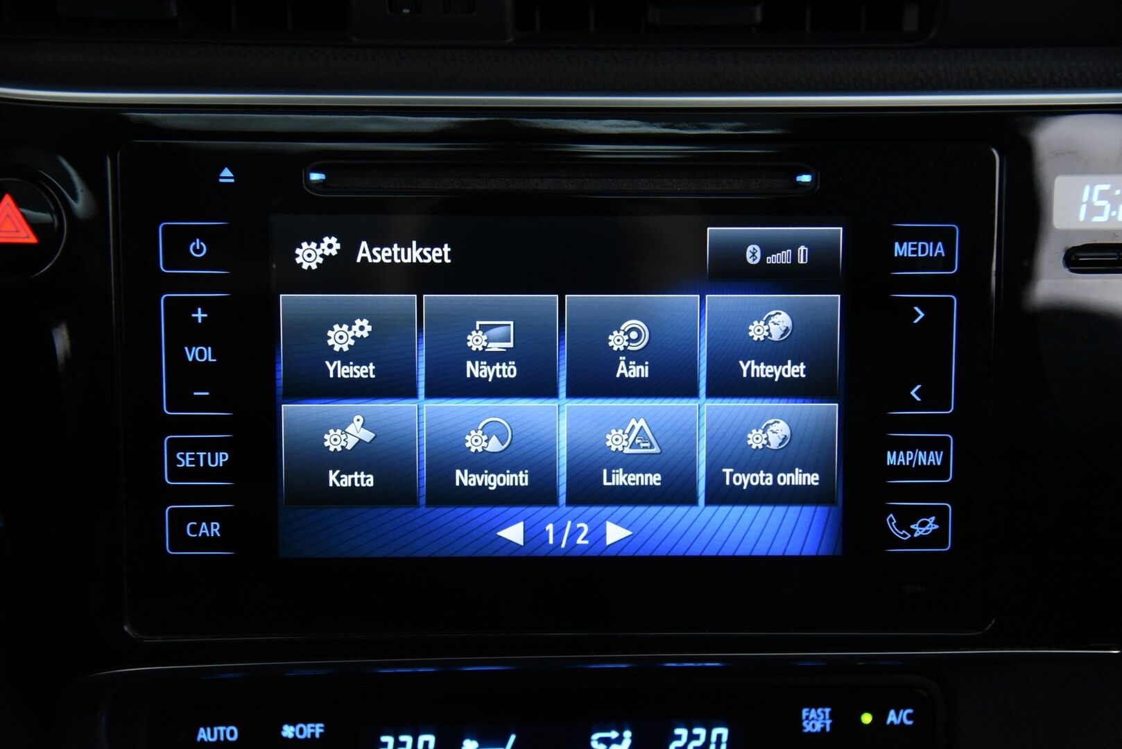 Toyota Auris 2016 Touring Sports 1,8 Hybrid Premium / Vakkari / P.kamera / Lohkolämmitin / NAVI - 2x Toyota vanteet hyvillä renkailla / Merkkihuollettu !