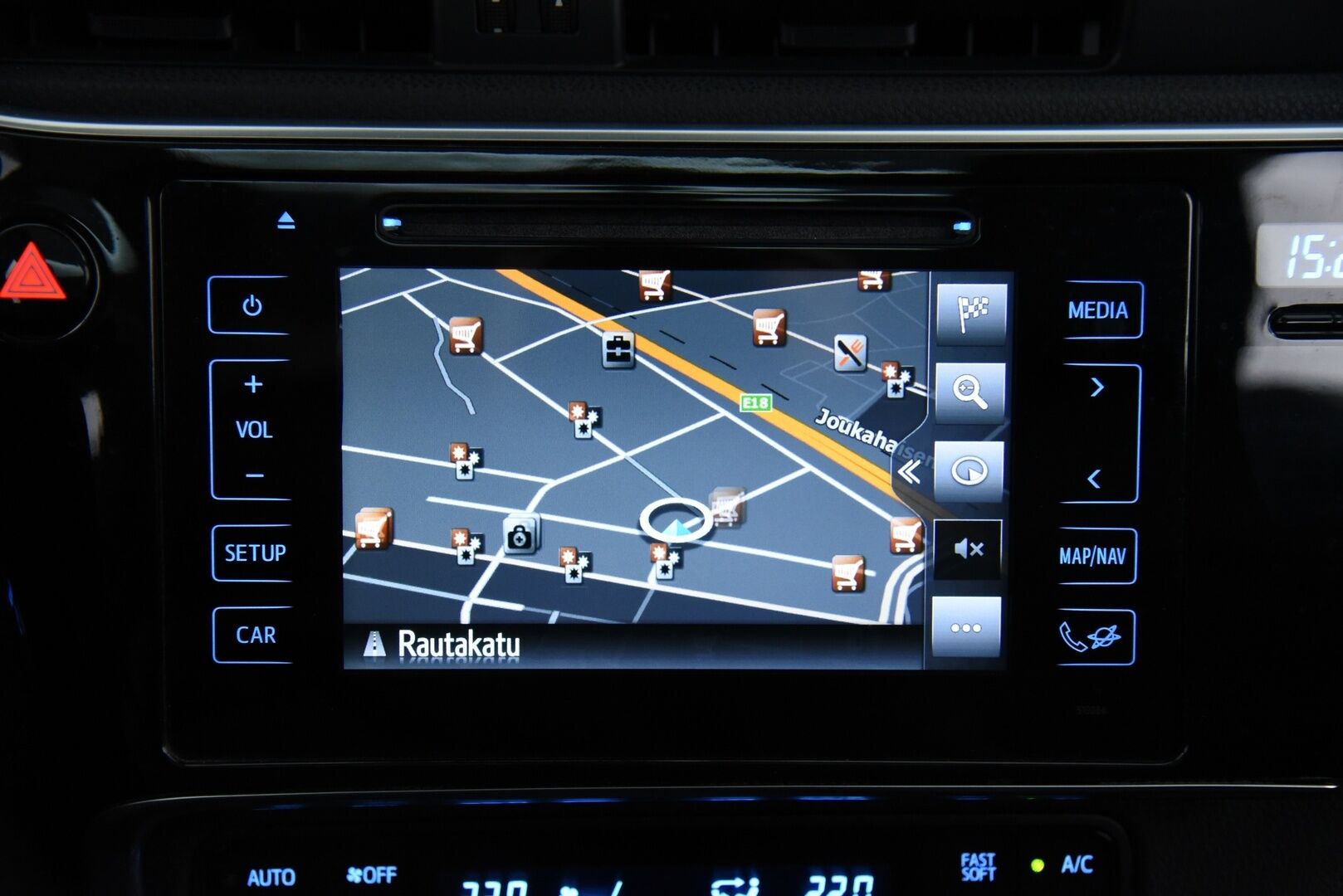 Toyota Auris 2016 Touring Sports 1,8 Hybrid Premium / Vakkari / P.kamera / Lohkolämmitin / NAVI - 2x Toyota vanteet hyvillä renkailla / Merkkihuollettu !