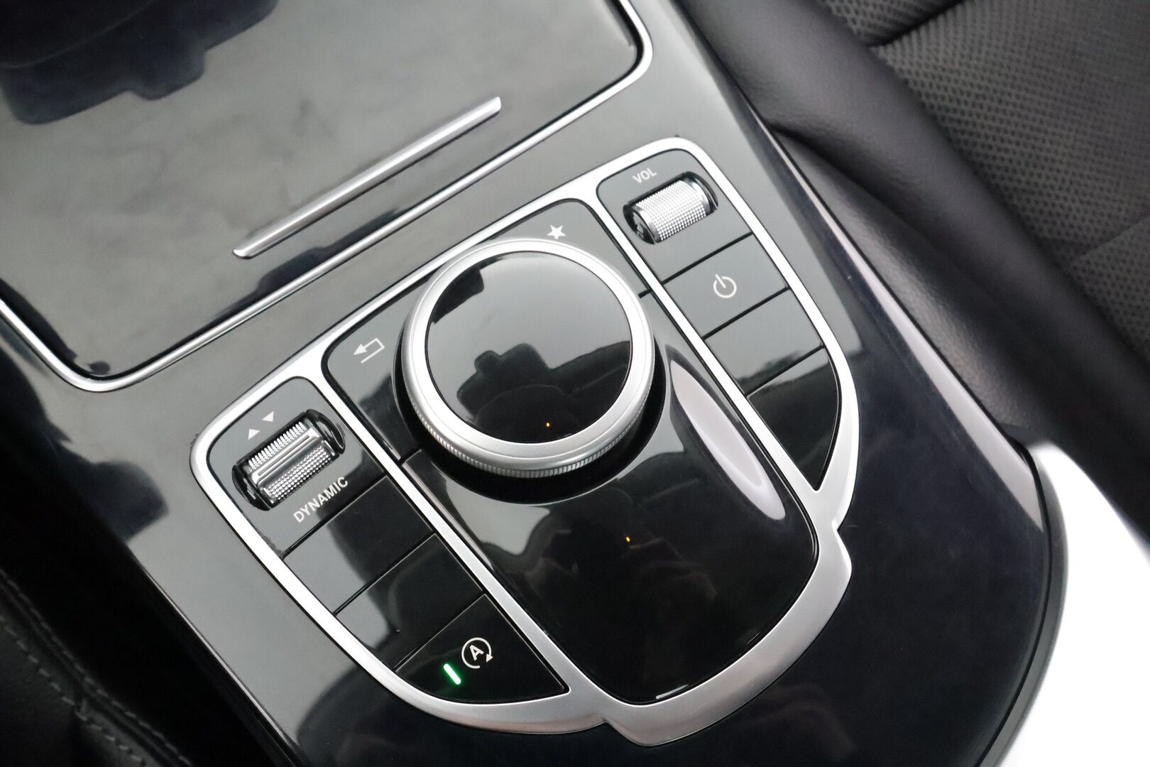 Mercedes-Benz C 2016 220d 4Matic Business AMG * Webasto / Distronic / ILS-LED / P.Tutkat / Sportpenkit / Navi / Kaistavahti / Katveavustin * - Suomi-auto / Kahdet renkaat aluvanteilla