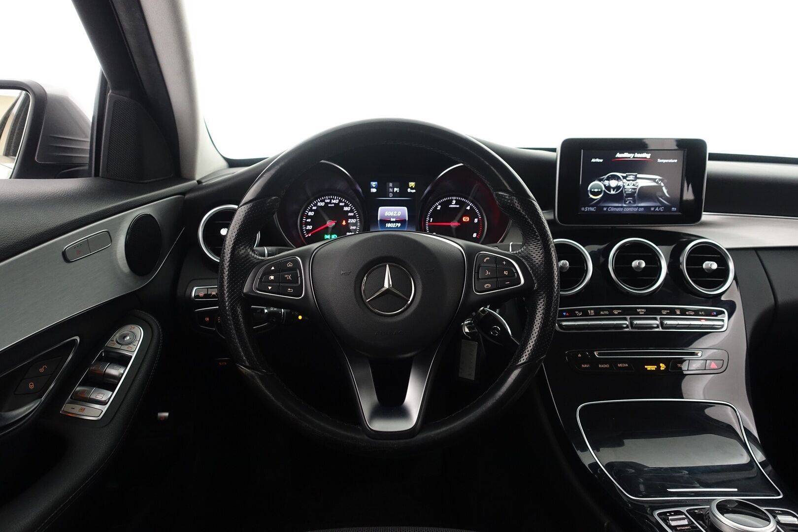 Mercedes-Benz C 2016 220d 4Matic Business AMG - | Juuri Huollettu! | Distronic | Webasto | ILS-LED | P.Tutkat | Sportpenkit | Navi | Kaistavahti | Katveavustin | Suomi-auto | Kahdet renkaat aluvanteilla |