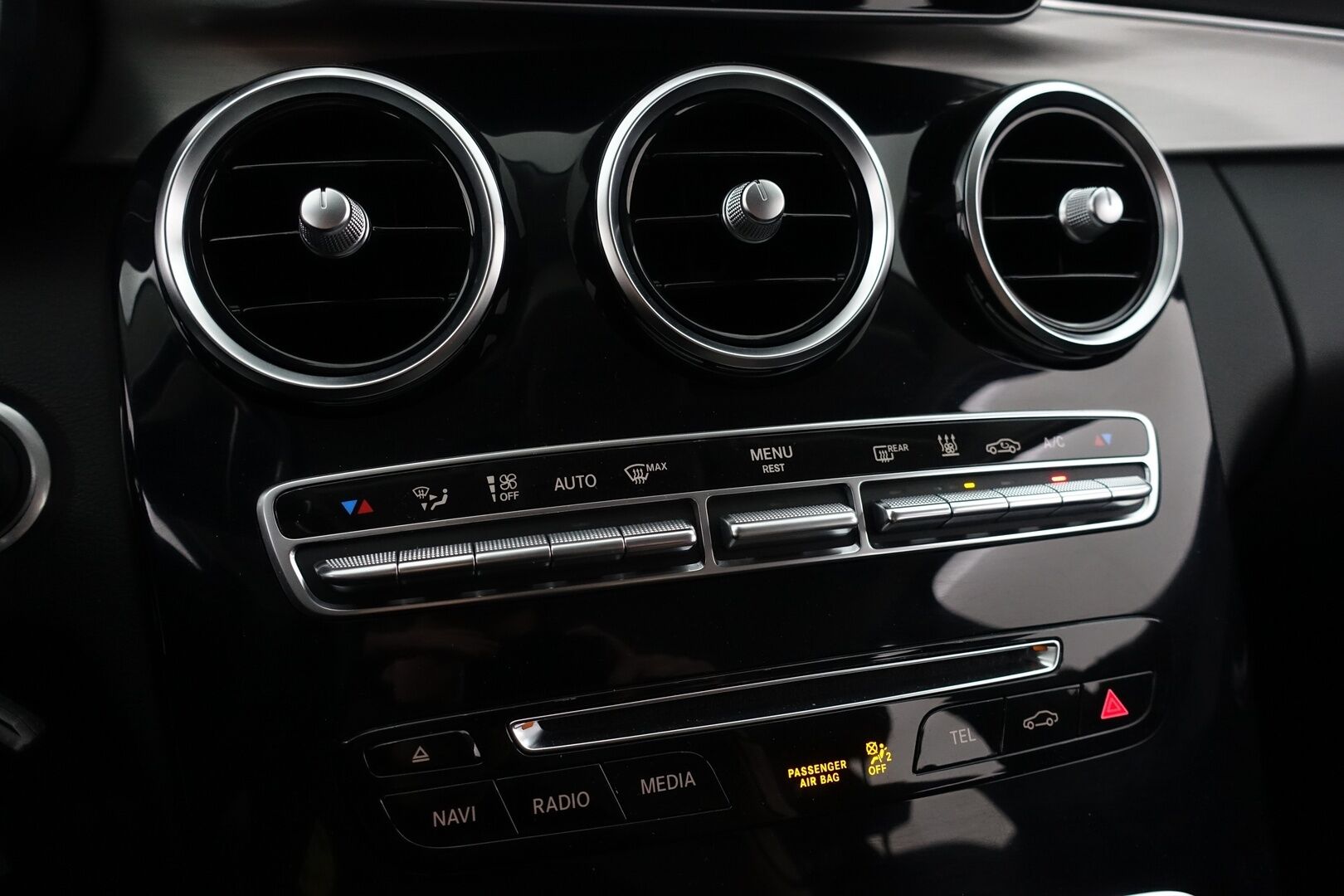 Mercedes-Benz C 2016 220d 4Matic Business AMG - | Juuri Huollettu! | Distronic | Webasto | ILS-LED | P.Tutkat | Sportpenkit | Navi | Kaistavahti | Katveavustin | Suomi-auto | Kahdet renkaat aluvanteilla |