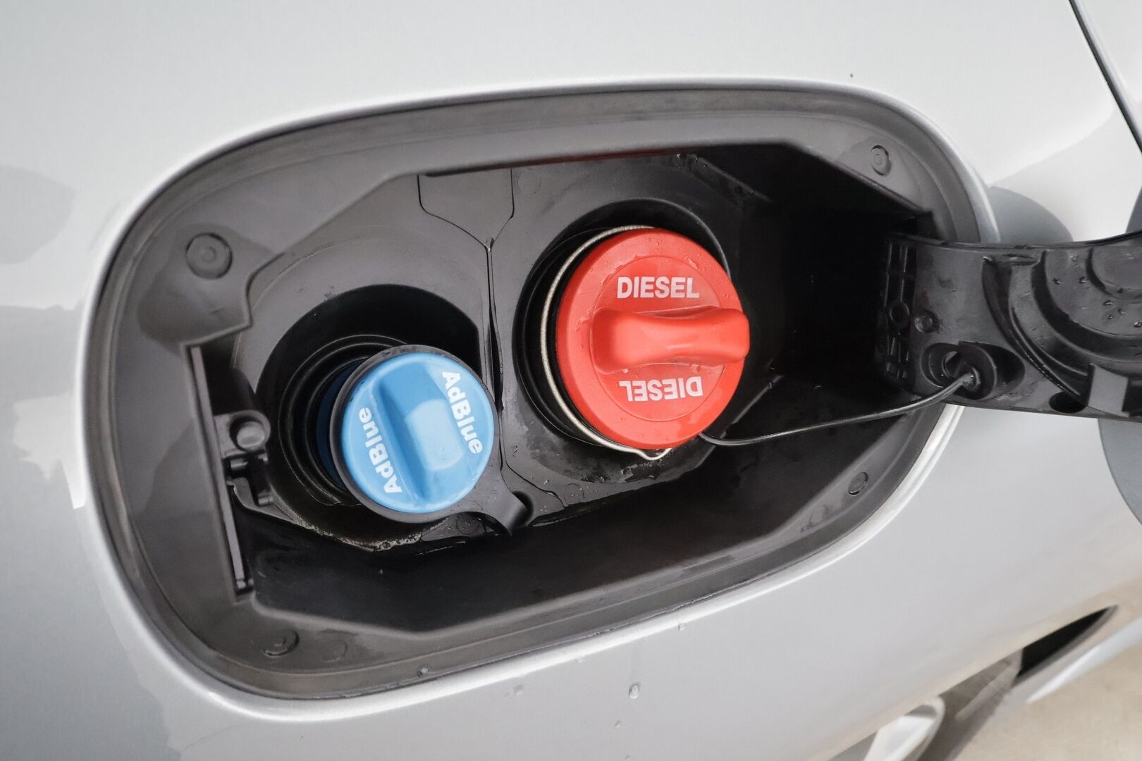 Mercedes-Benz C 2016 220d 4Matic Business AMG * Webasto / Distronic / ILS-LED / P.Tutkat / Sportpenkit / Navi / Kaistavahti / Katveavustin * - Suomi-auto / Kahdet renkaat aluvanteilla - HULLUT AVAJAISHULINAT KORKOTARJOUS 3,29 %