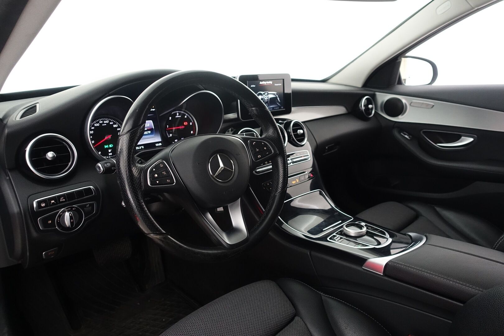 Mercedes-Benz C 2016 220d 4Matic Business AMG - | Juuri Huollettu! | Distronic | Webasto | ILS-LED | P.Tutkat | Sportpenkit | Navi | Kaistavahti | Katveavustin | Suomi-auto | Kahdet renkaat aluvanteilla |