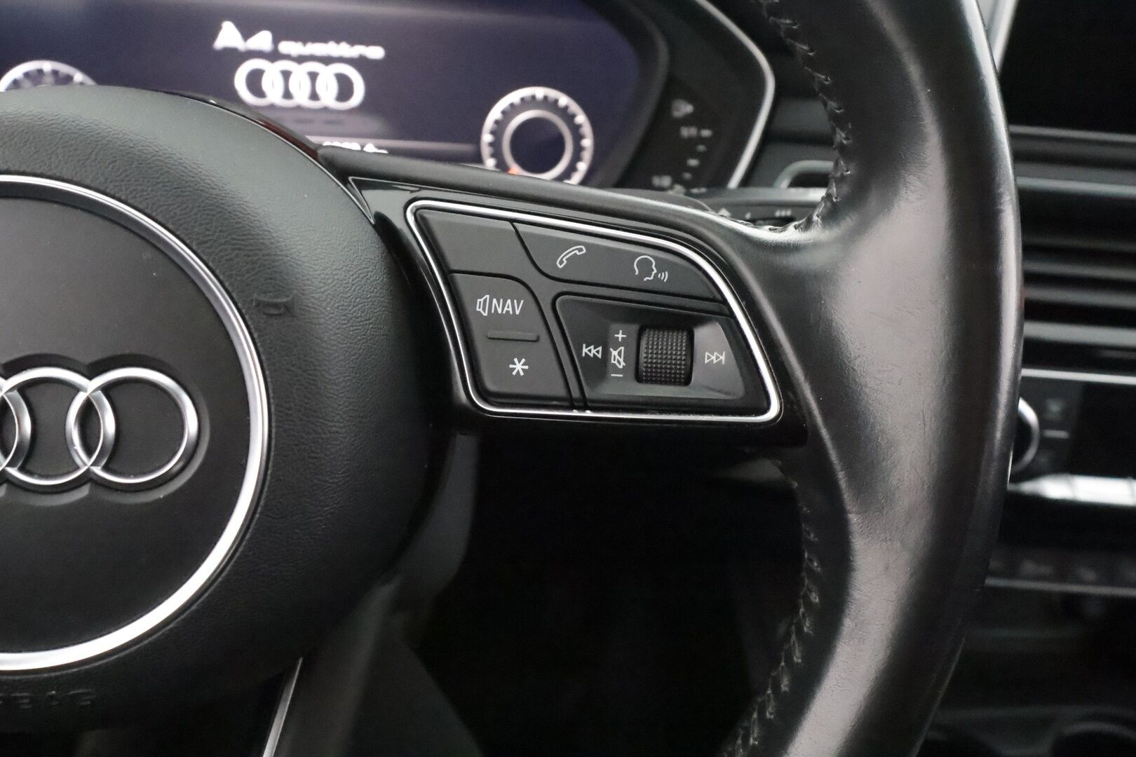 Audi A4 2017 Avant Land of quattro 2,0 TFSI 185 kW quattro S tronic - Vakkari | Webasto | Koukku | B&O | Matrix-LED | HUD | Panorama | 360-Kamera | Sporttipenkit | Digimittaristo | Apple&Android | Suomi-auto | Kahdet Renkaat