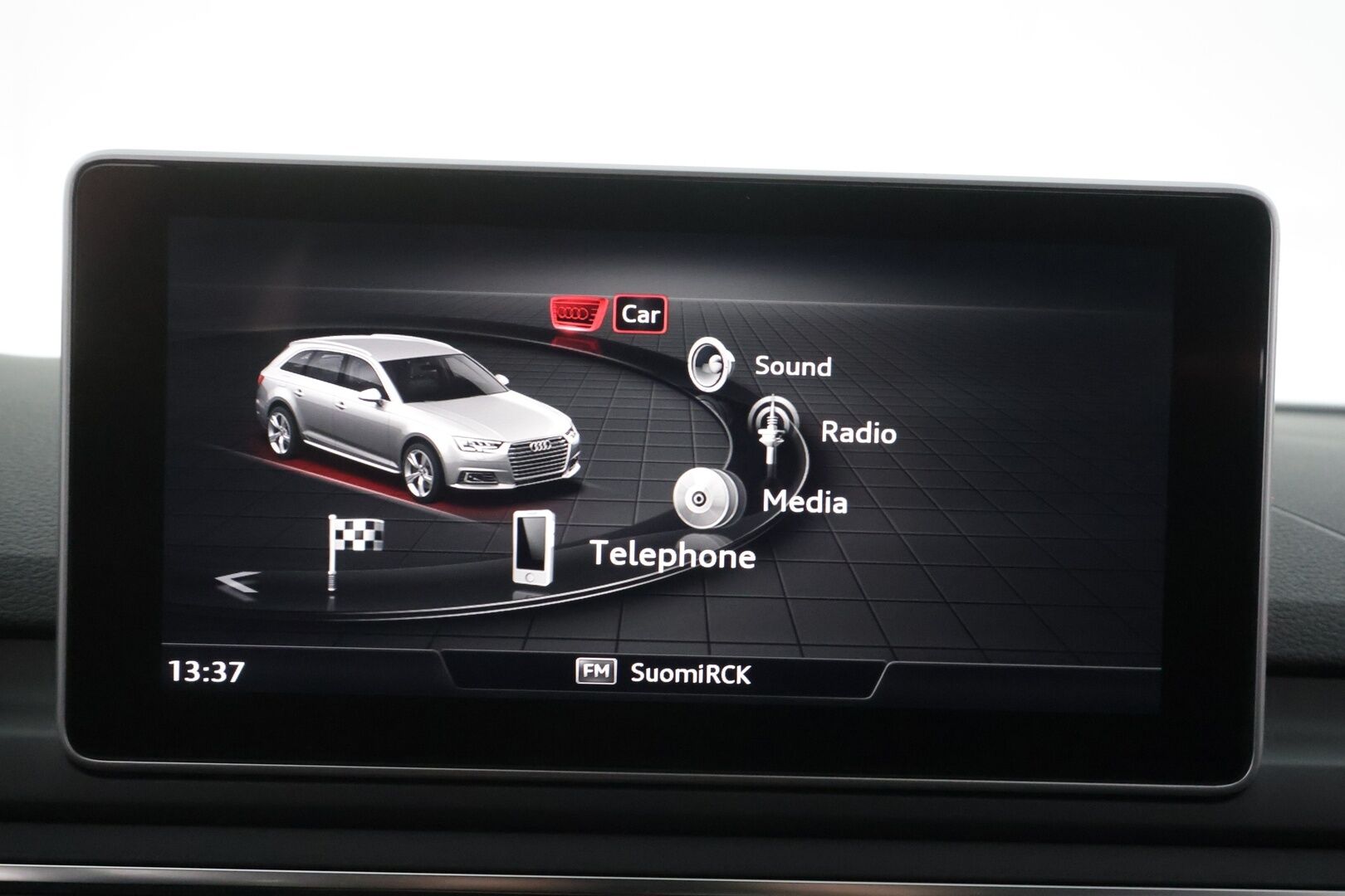Audi A4 2017 Avant Land of quattro 2,0 TFSI 185 kW quattro S tronic - | Vakkari | Webasto | Koukku | B&O | Matrix-LED | HUD | Panorama | 360-Kamera | Sporttipenkit | Digimittaristo | Apple&Android | Suomi-auto | Kahdet Renkaat |