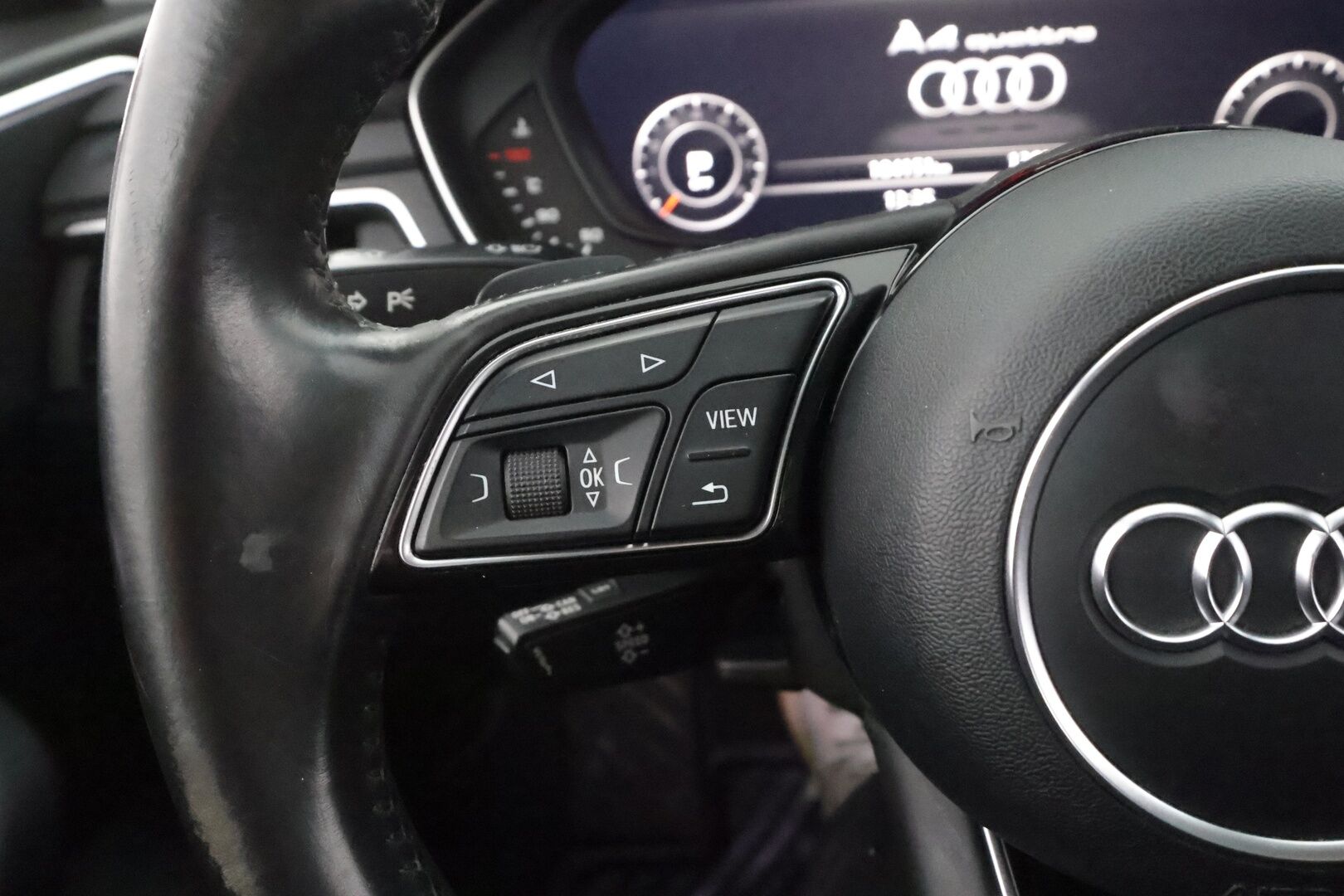 Audi A4 2017 Avant Land of quattro 2,0 TFSI 185 kW quattro S tronic - | Vakkari | Webasto | Koukku | B&O | Matrix-LED | HUD | Panorama | 360-Kamera | Sporttipenkit | Digimittaristo | Apple&Android | Suomi-auto | Kahdet Renkaat |