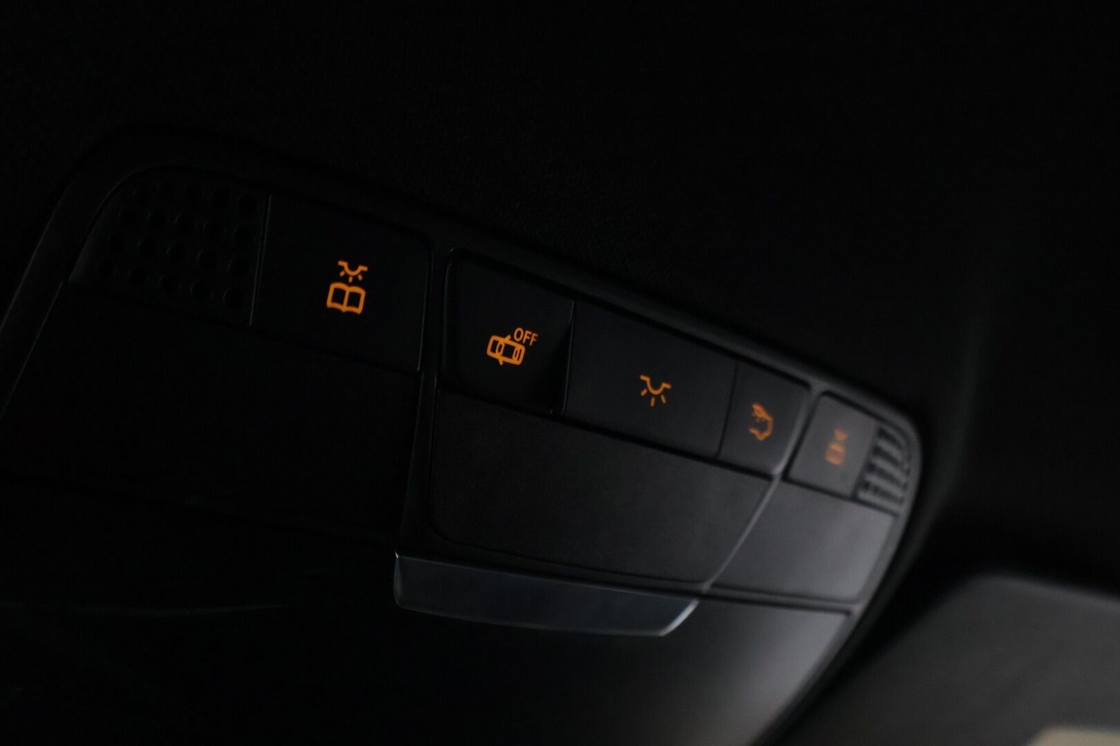 Mercedes-Benz C 2016 220 d 4Matic 30 Years Edition AMG *Webasto / 360Kamera / Nahkasisusta / Burmester / Adapt. LED* - *Kahdet asialliset renkaat / Fiksut huollot!!*