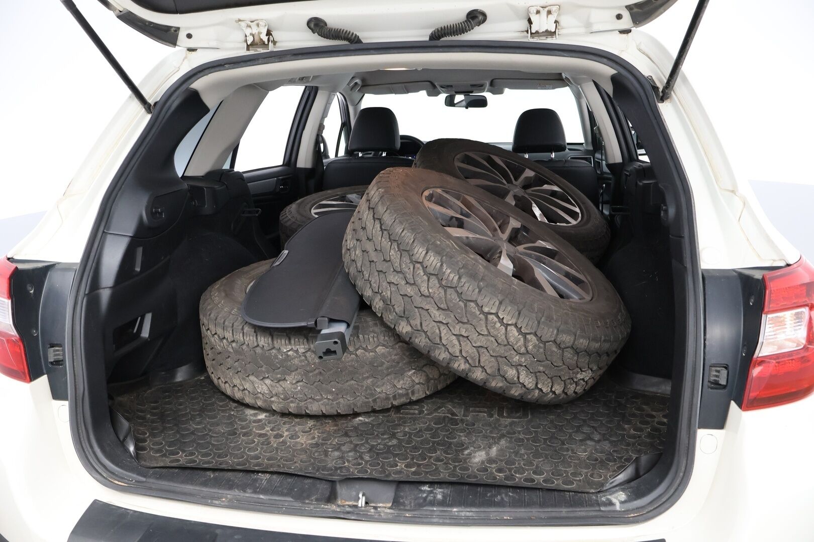 Subaru Outback 2016 2,0 TD Ridge CVT - Yritysoutlet - Myydään vain yrityksille - | - Yritysoutlet - Myydään vain yrityksille | Webasto | Adapt.vakkari | Peruutuskamera | Vetokoukku | EyeSight | Nahat | Muistipenkki | Lisävalo |