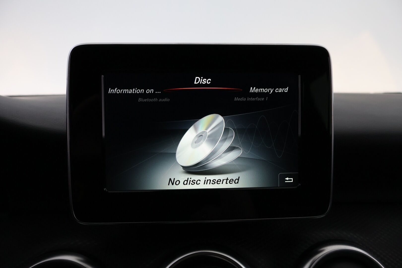 Mercedes-Benz A 2016 160 d * Vakkari / Tutkat / Lohkolämmitin / Sporttipenkit * - Suomi- auto / 2x Renkaat aluvantein / Ilman Adblue