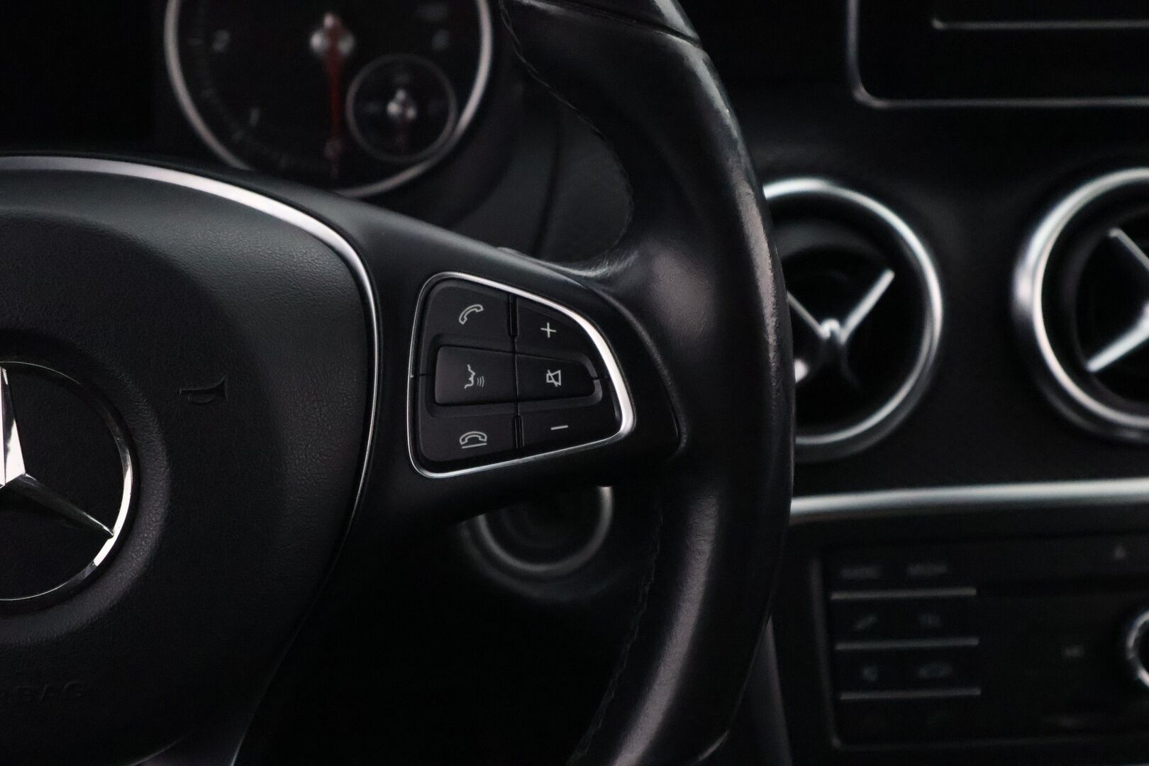 Mercedes-Benz A 2016 160 d * Vakkari / Tutkat / Lohkolämmitin / Sporttipenkit * - Suomi- auto / 2x Renkaat aluvantein / Ilman Adblue