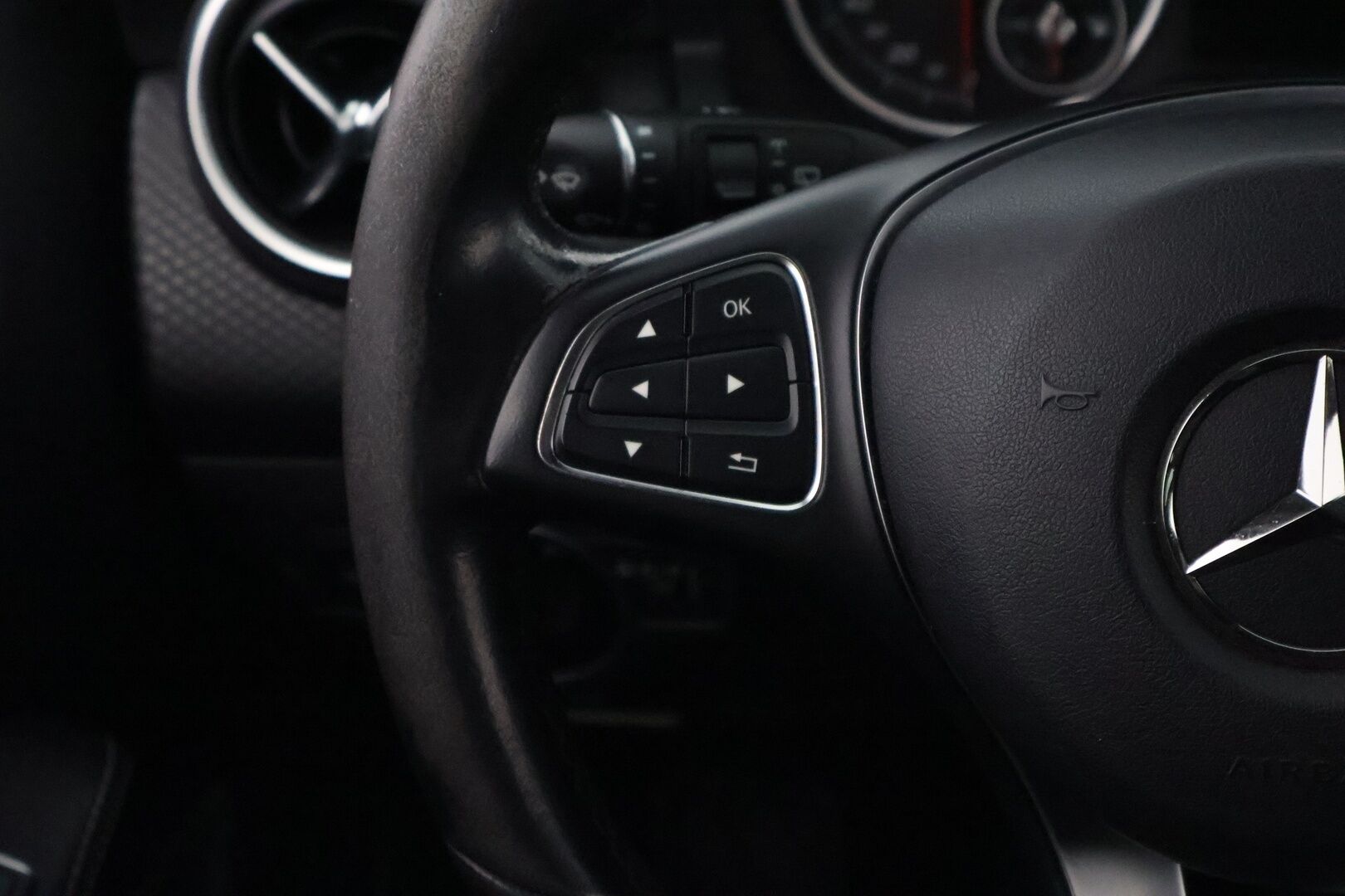 Mercedes-Benz A 2016 160 d * Vakkari / Tutkat / Lohkolämmitin / Sporttipenkit * - Suomi- auto / 2x Renkaat aluvantein / Ilman Adblue