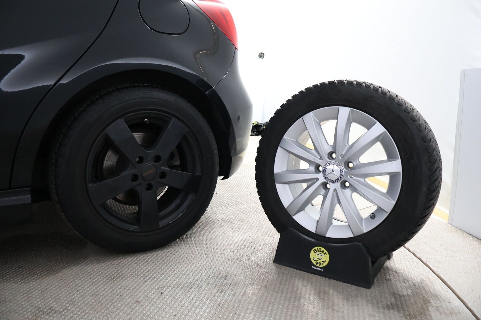 Mercedes-Benz A 2016 160 d * Vakkari / Tutkat / Lohkolämmitin / Sporttipenkit * - Suomi- auto / 2x Renkaat aluvantein / Ilman Adblue