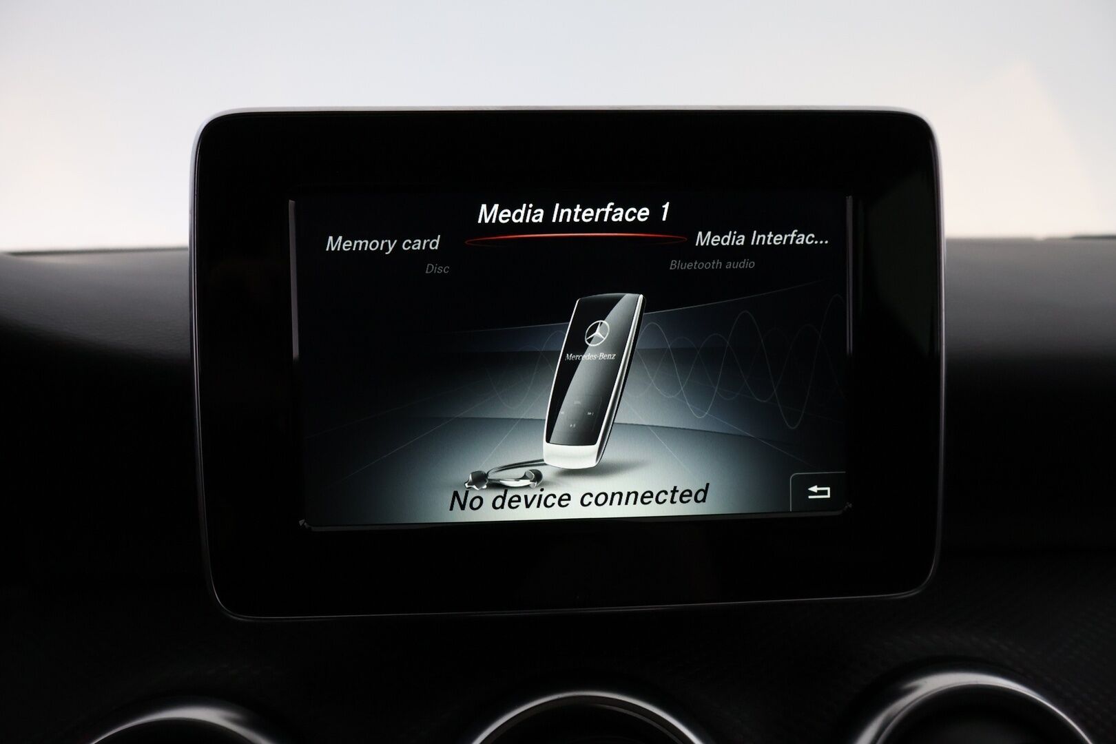 Mercedes-Benz A 2016 160 d * Vakkari / Tutkat / Lohkolämmitin / Sporttipenkit * - Suomi- auto / 2x Renkaat aluvantein / Ilman Adblue