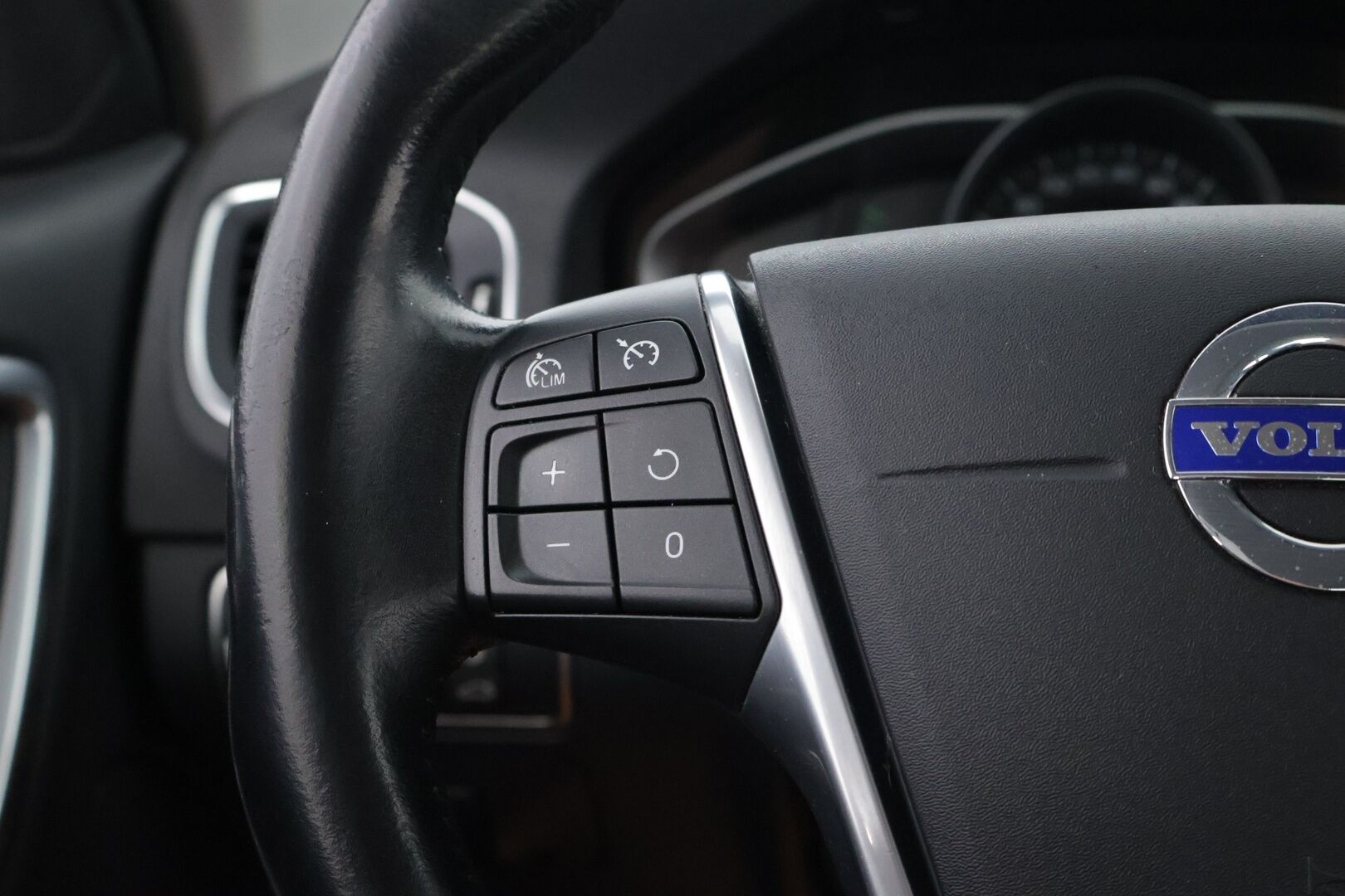 Volvo S60 2016 D2 Business - Webasto | High Perf.Audio | Vetokoukku | Vakkari | Suomiauto | Jakopää tehty | Juuri katsastettu!