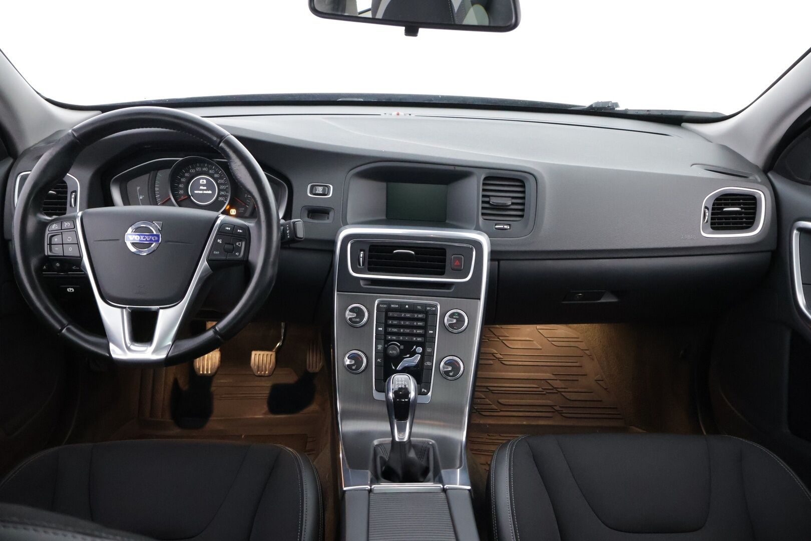 Volvo S60 2016 D2 Business - Webasto | High Perf.Audio | Vetokoukku | Vakkari | Suomiauto | Jakopää tehty | Juuri katsastettu!