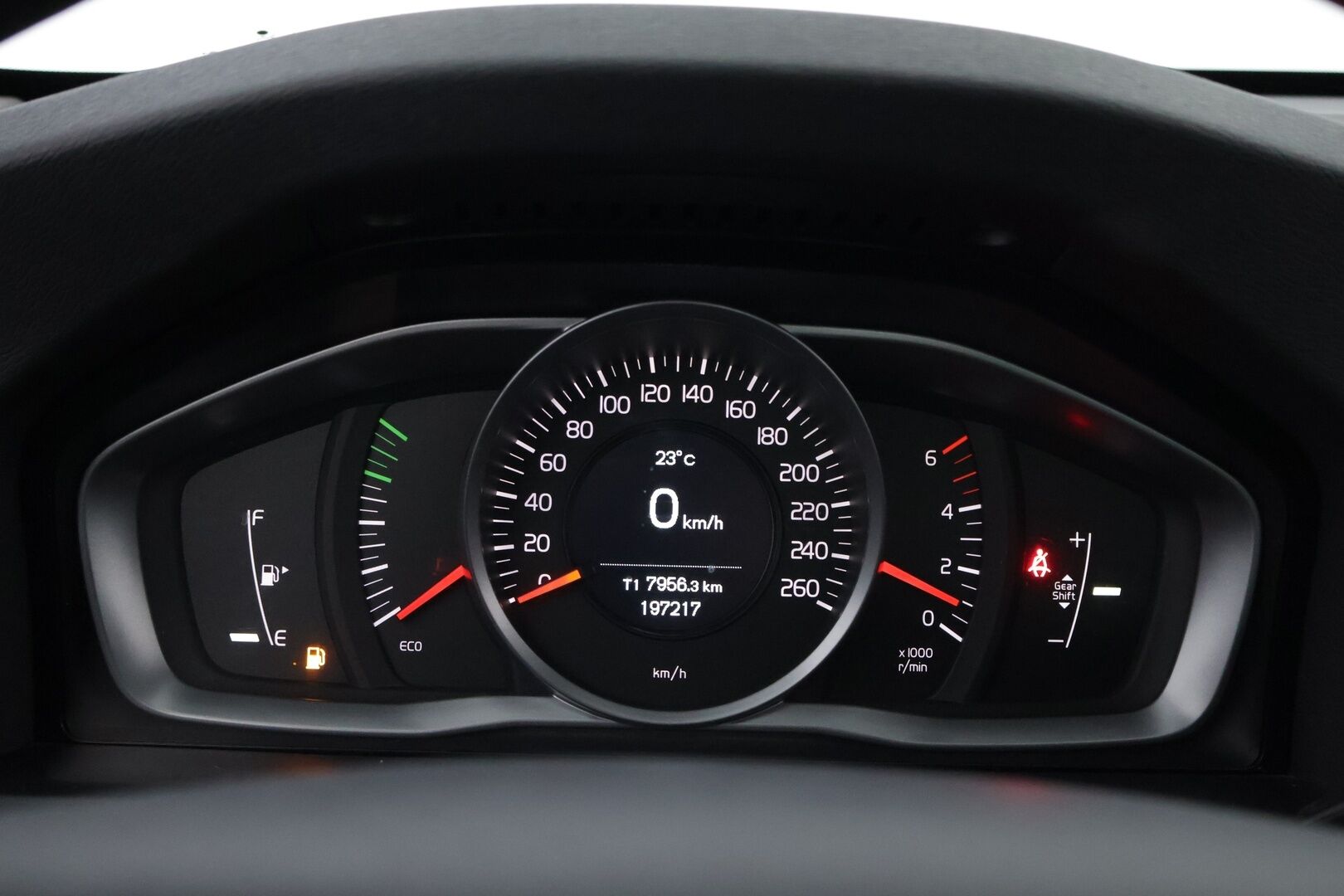 Volvo S60 2016 D2 Business - Webasto | High Perf.Audio | Vetokoukku | Vakkari | Suomiauto | Jakopää tehty | Juuri katsastettu!